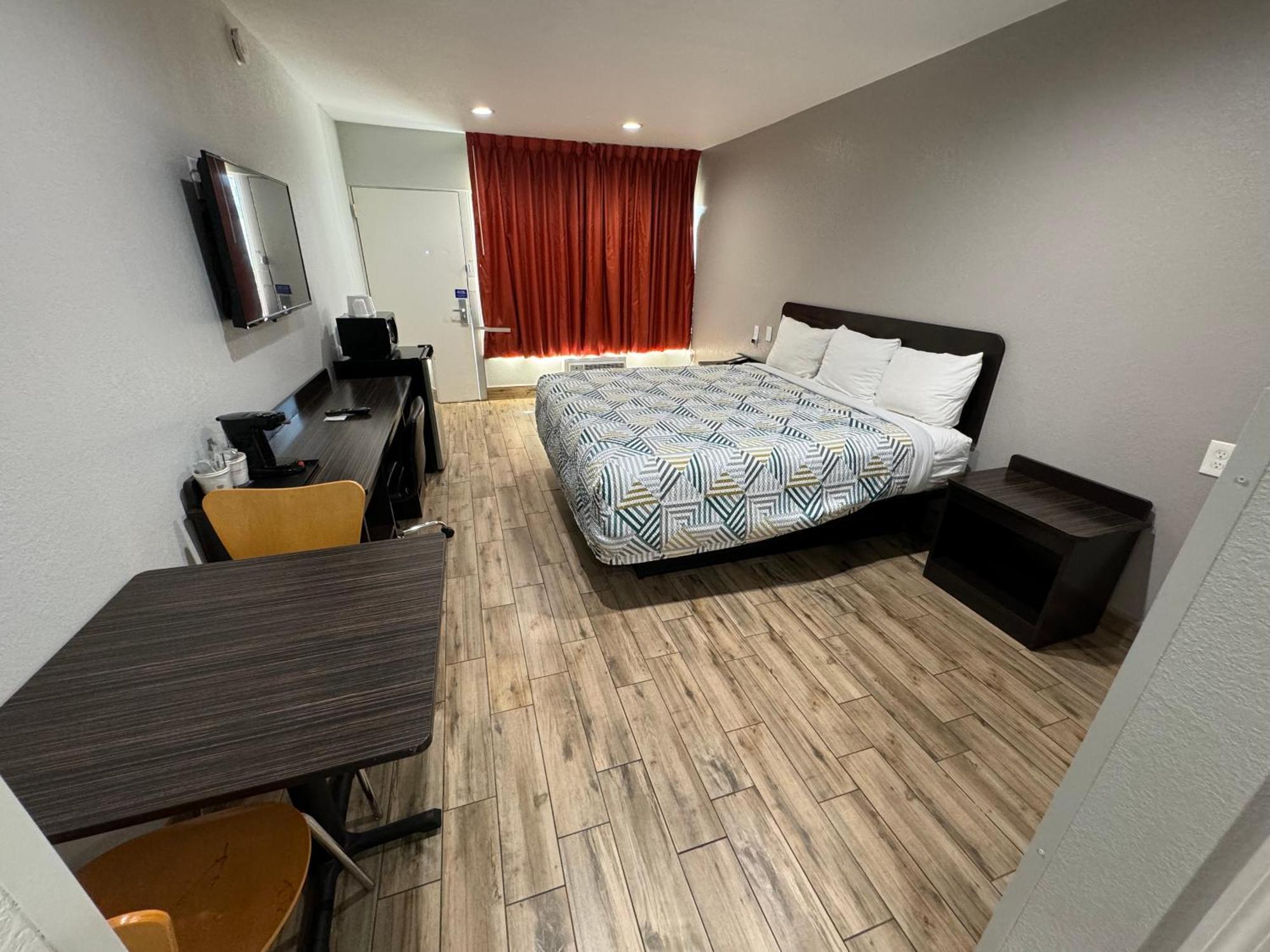 Hotel 6 Englewood, Fl 2*