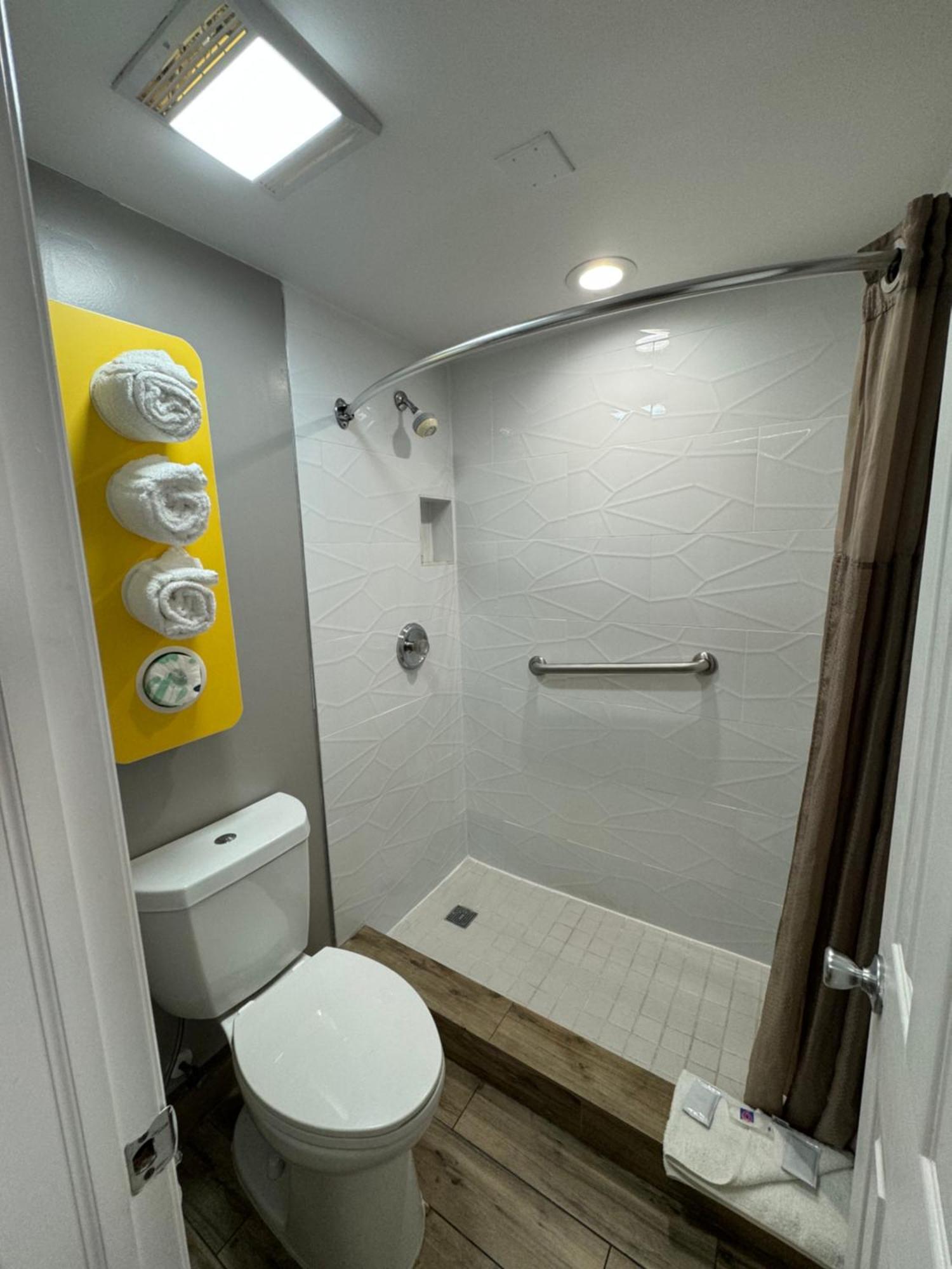 6 Englewood, Fl Hotel