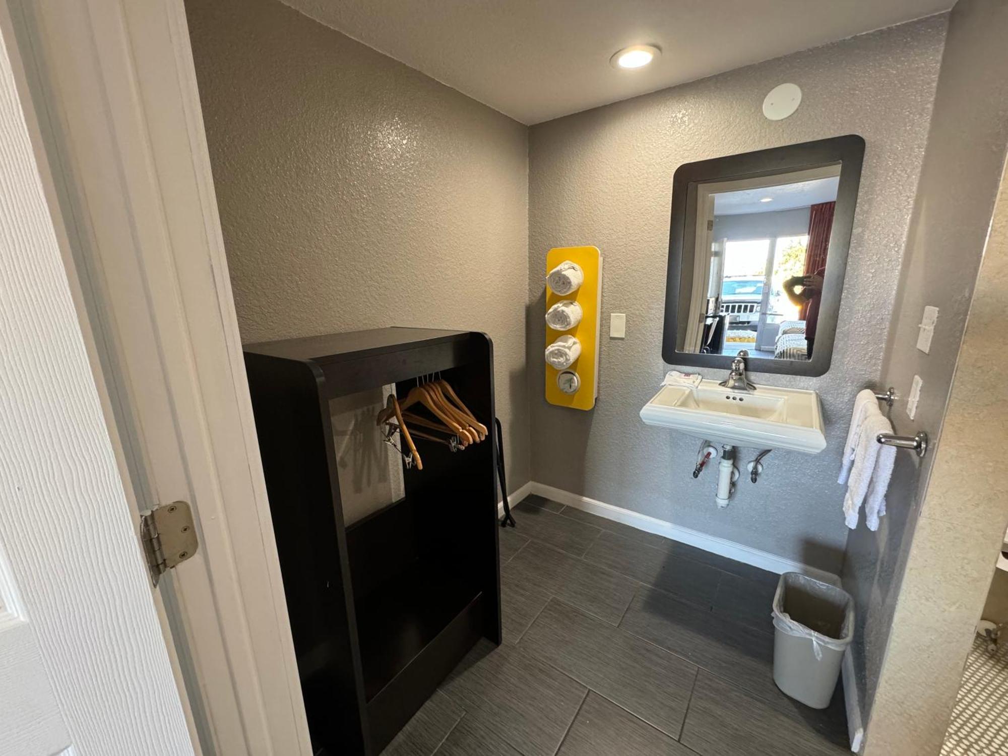 Hotel 6 Englewood, Fl 2*