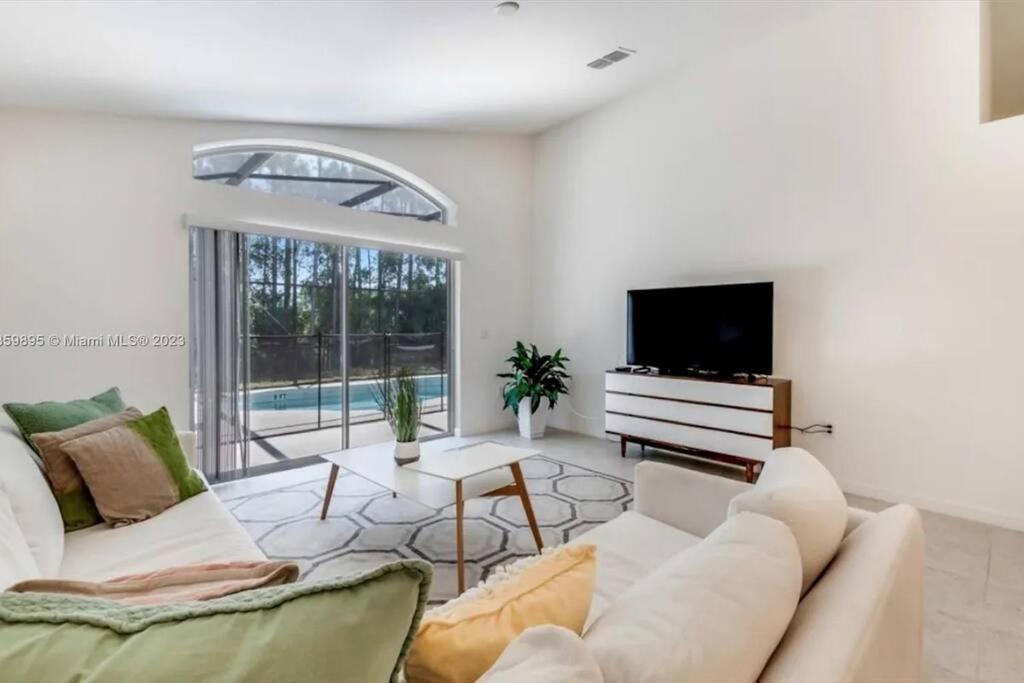 Holiday home 610 At Watersong & Pool