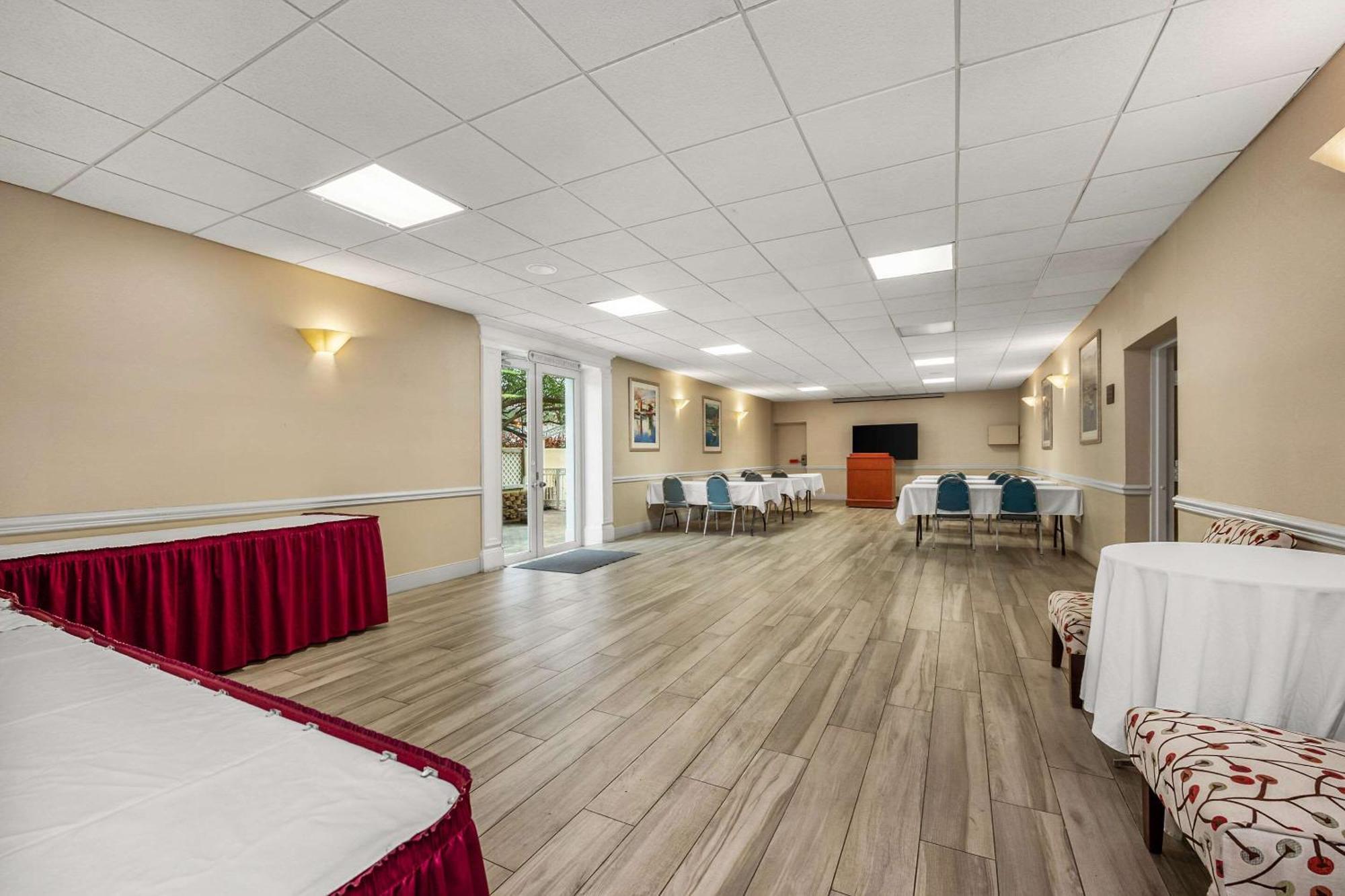 Comfort Oceanside Deerfield 3* Deerfield Beach