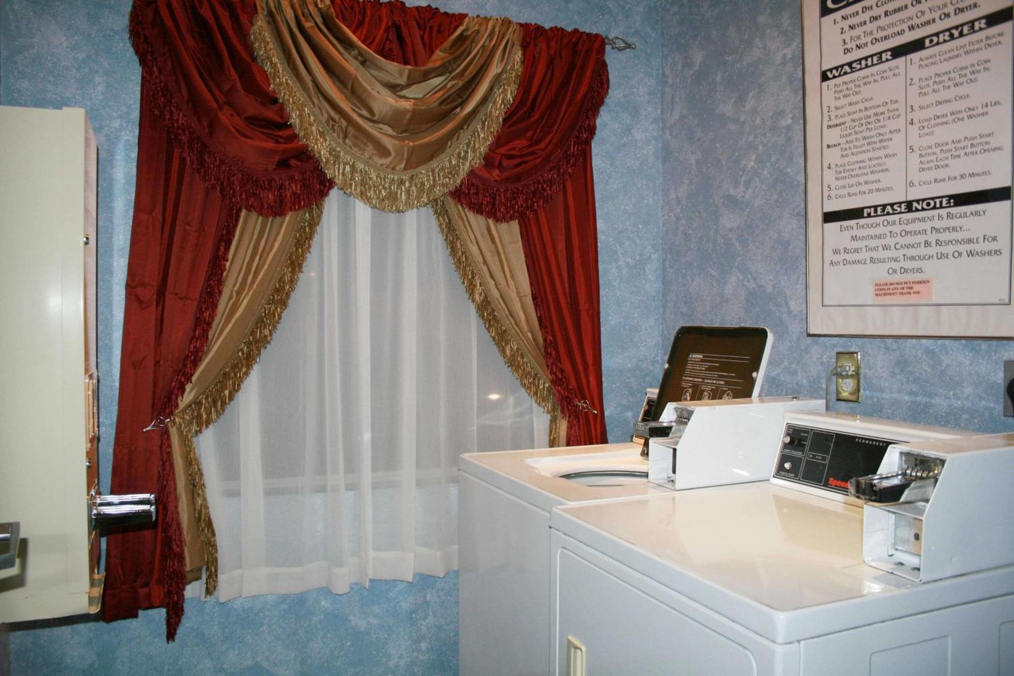 Hotel Days & By Wyndham North Naples Bonita Springs