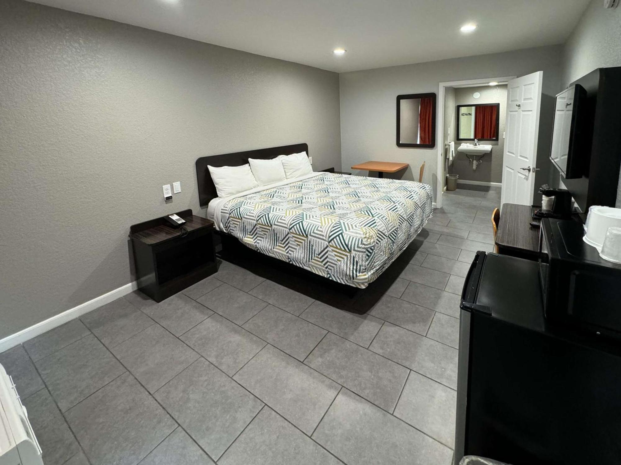 6 Englewood, Fl Hotel