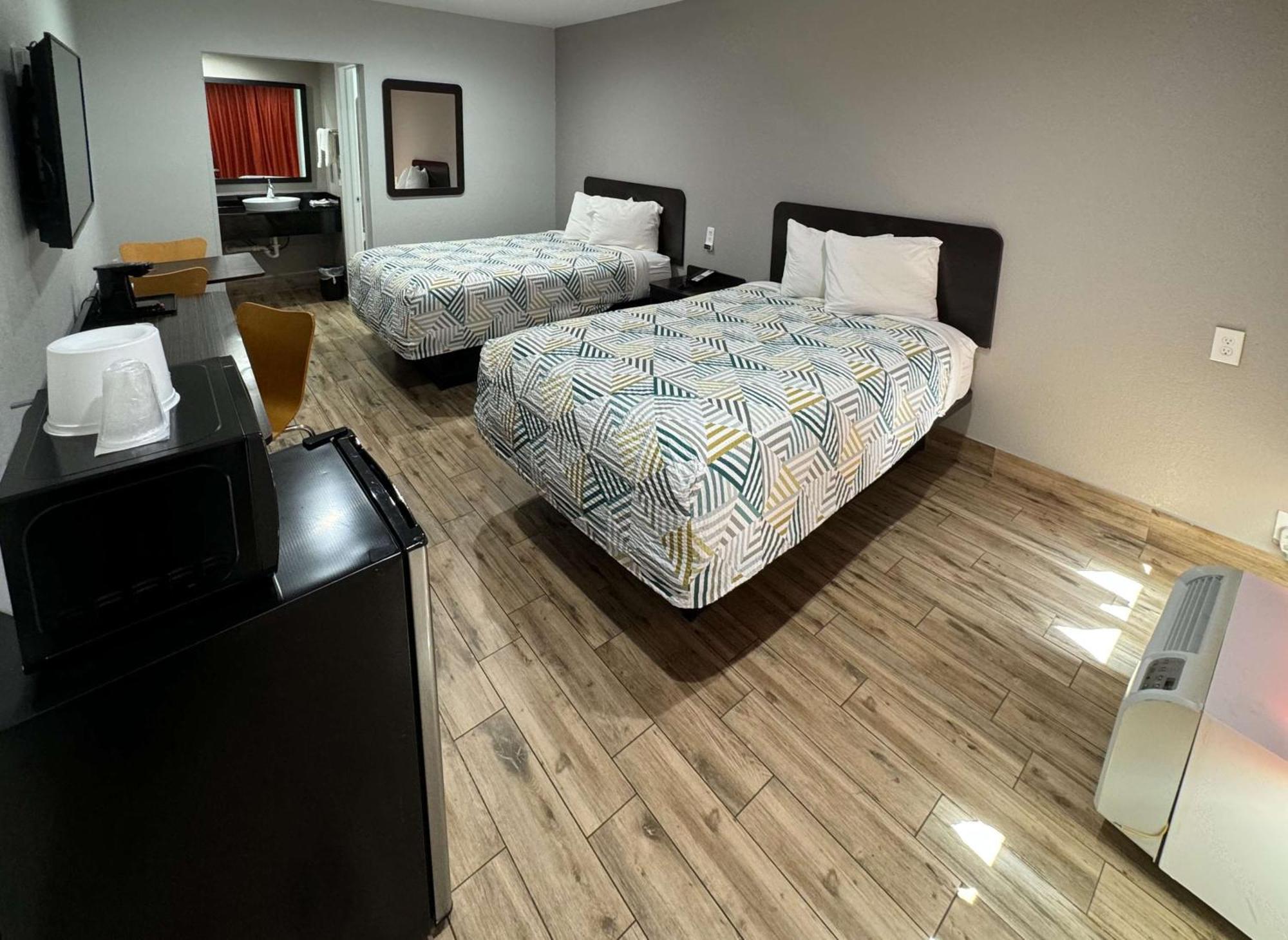 Hotel 6 Englewood, Fl 2*