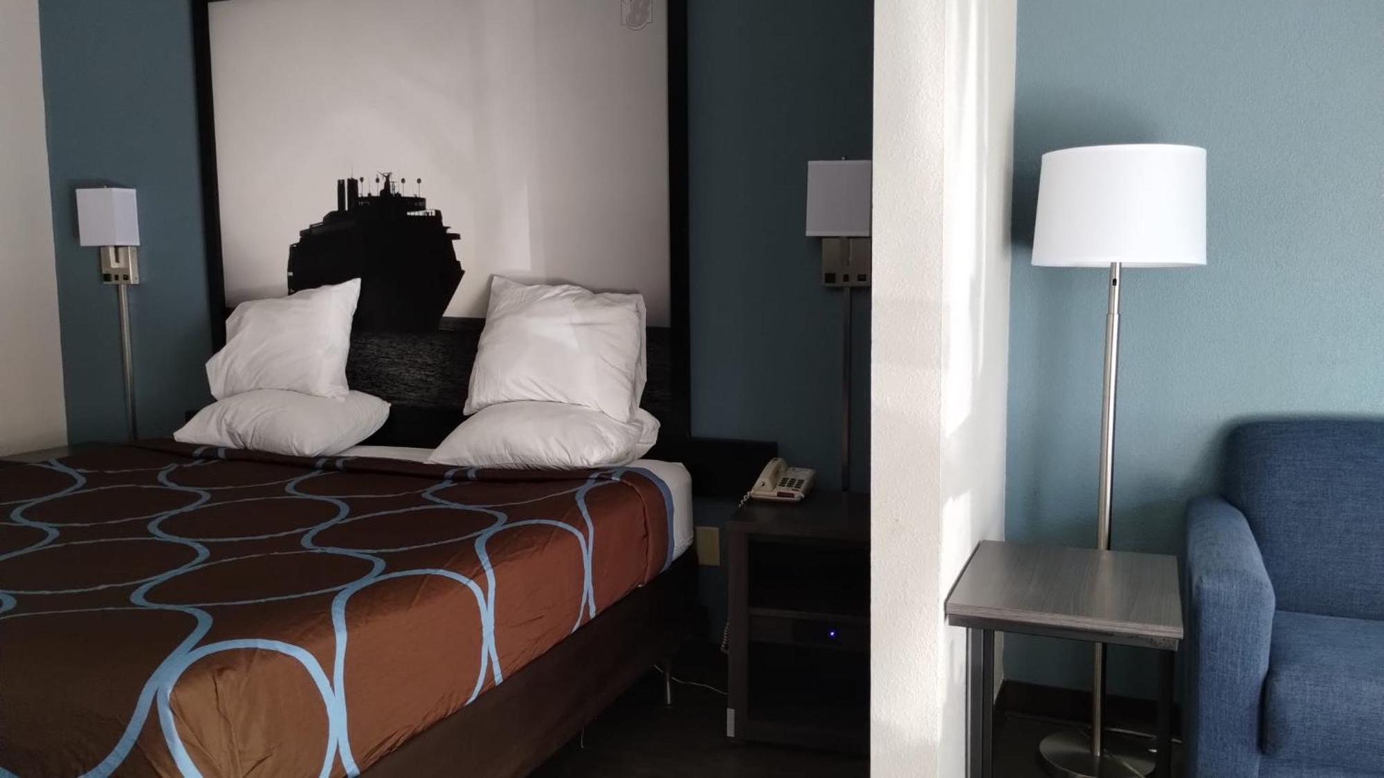 Hotel Super 8 By Wyndham Near Lauderdale Arpt