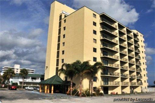 Sunglow 305 Hotel Wilbur-by-the-Sea