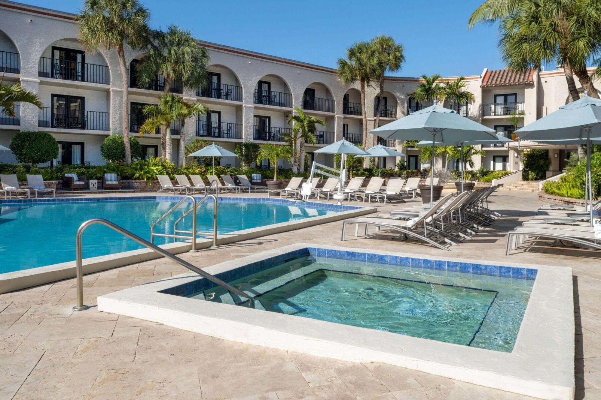 Wyndham Hotel 3*