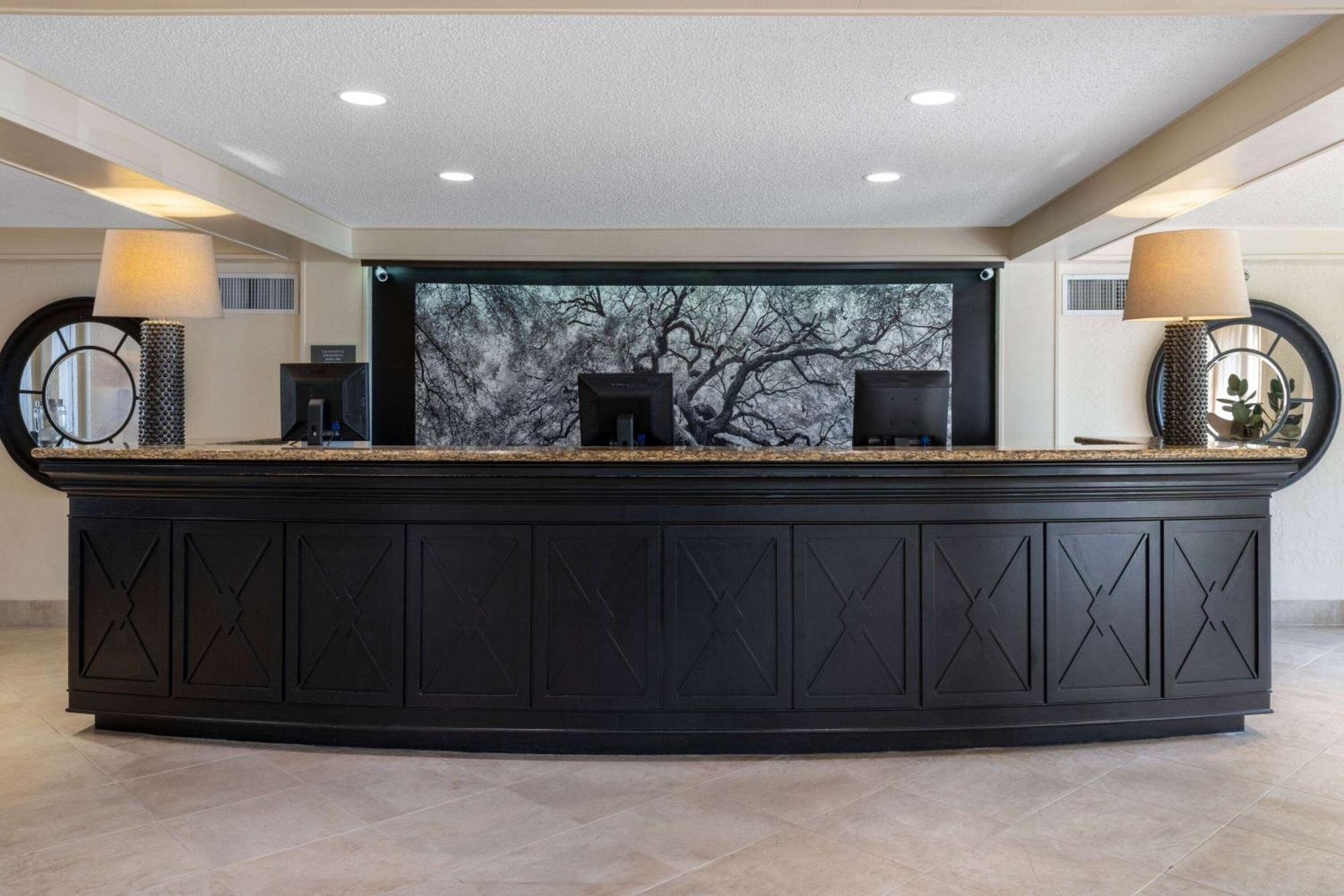 Hotel Wyndham 3*