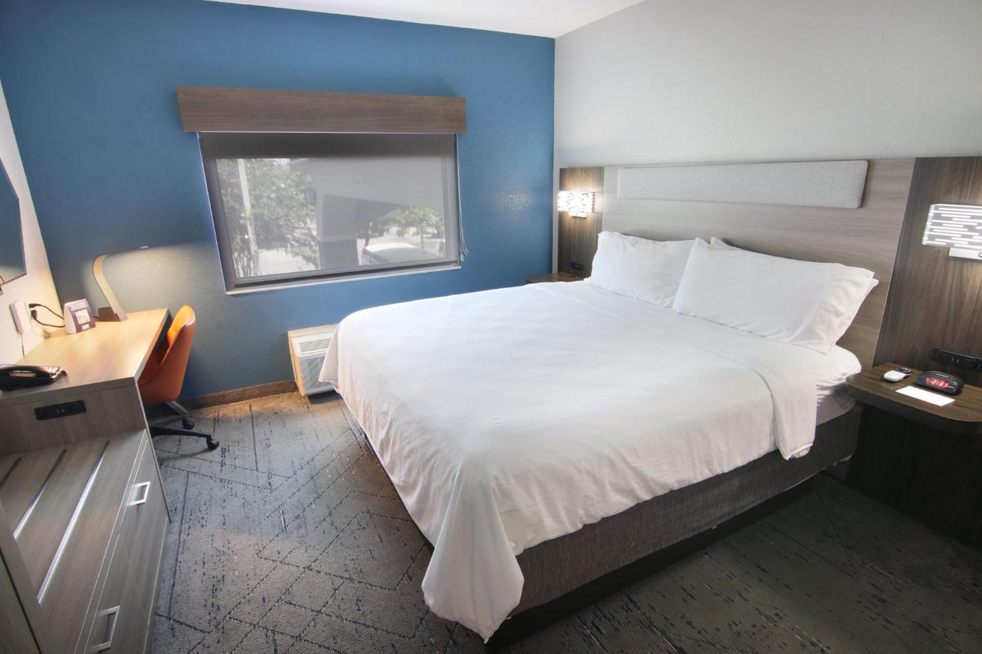 Hotel Express And Lauderdale Airport West By Ihg Davie