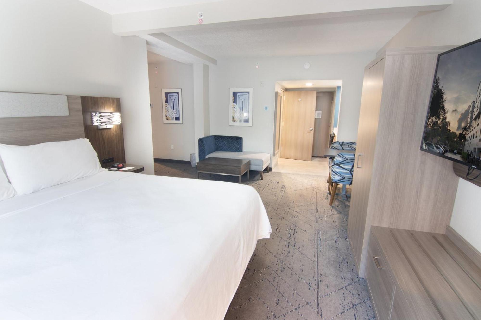 Hotel Express And Lauderdale Airport West By Ihg Davie