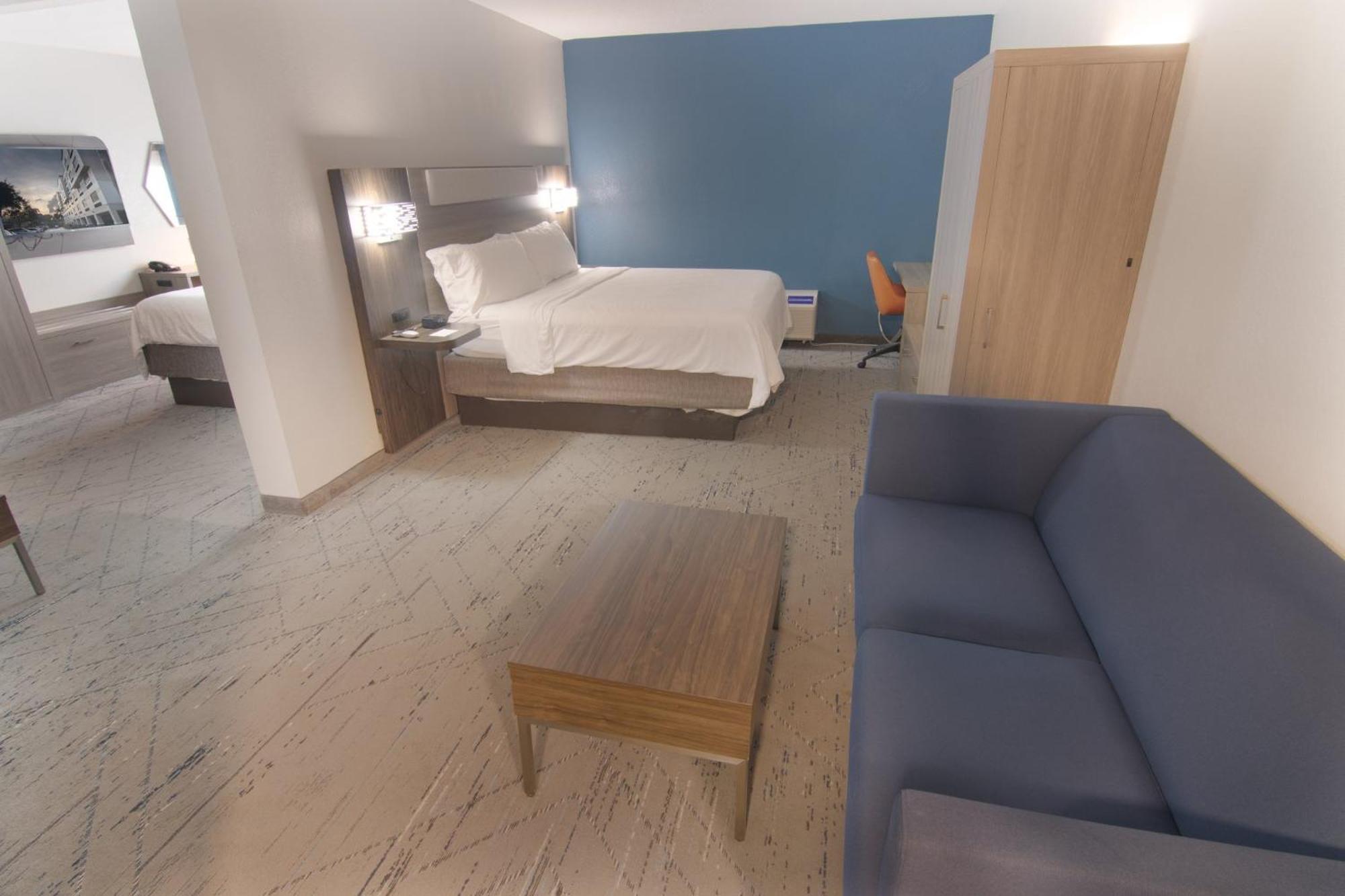 Hotel Express And Lauderdale Airport West By Ihg