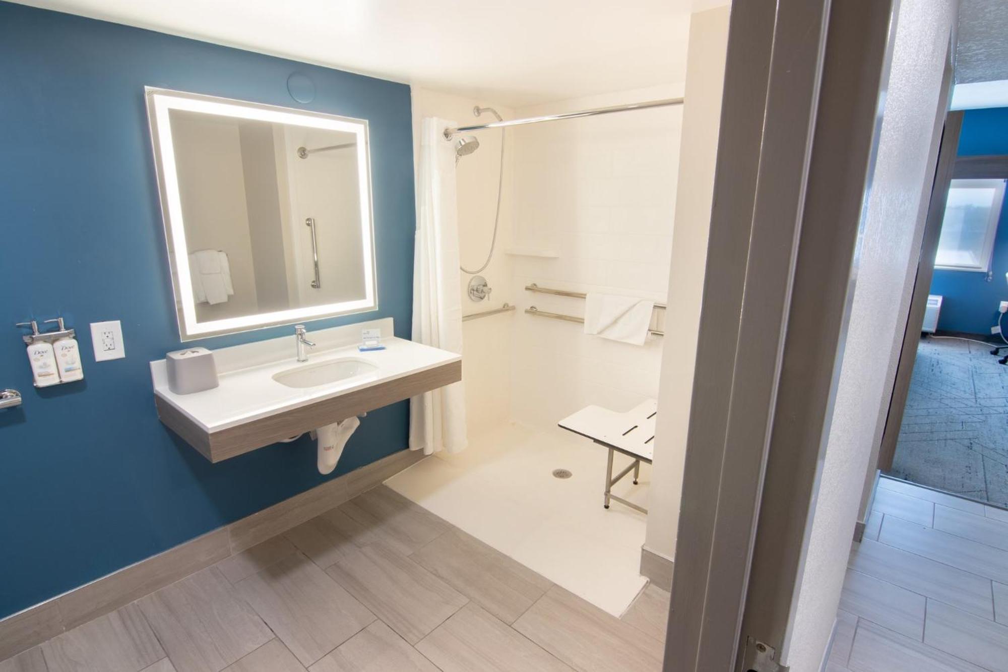 Hotel Express And Lauderdale Airport West By Ihg 3*