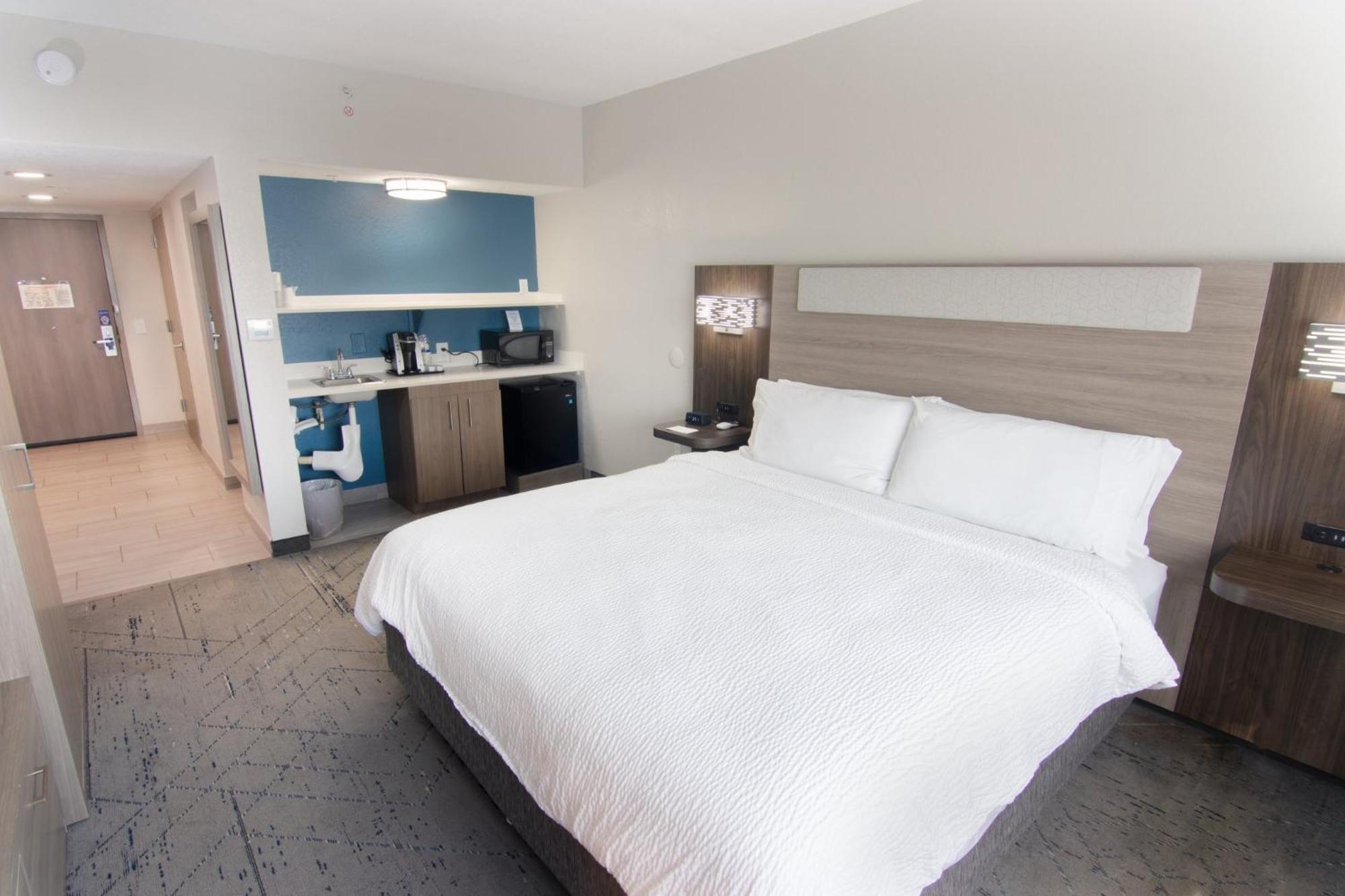 Express And Lauderdale Airport West By Ihg Hotel