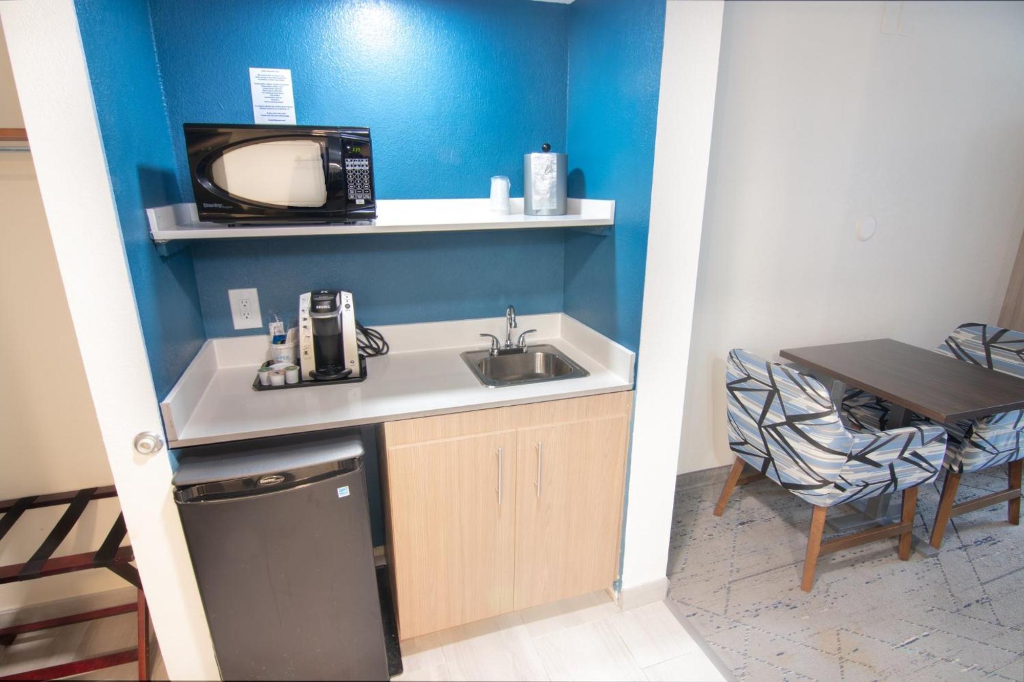 Hotel Express And Lauderdale Airport West By Ihg Davie