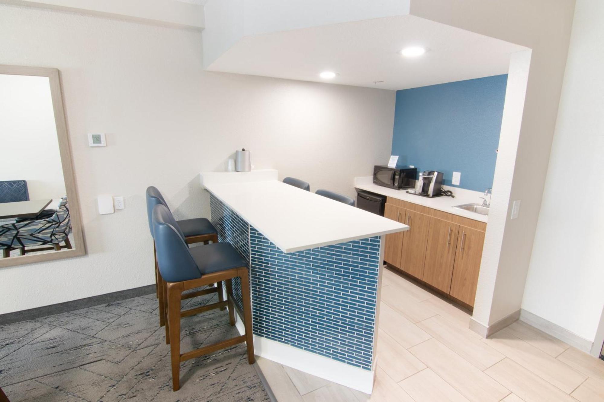 Express And Lauderdale Airport West By Ihg Hotel