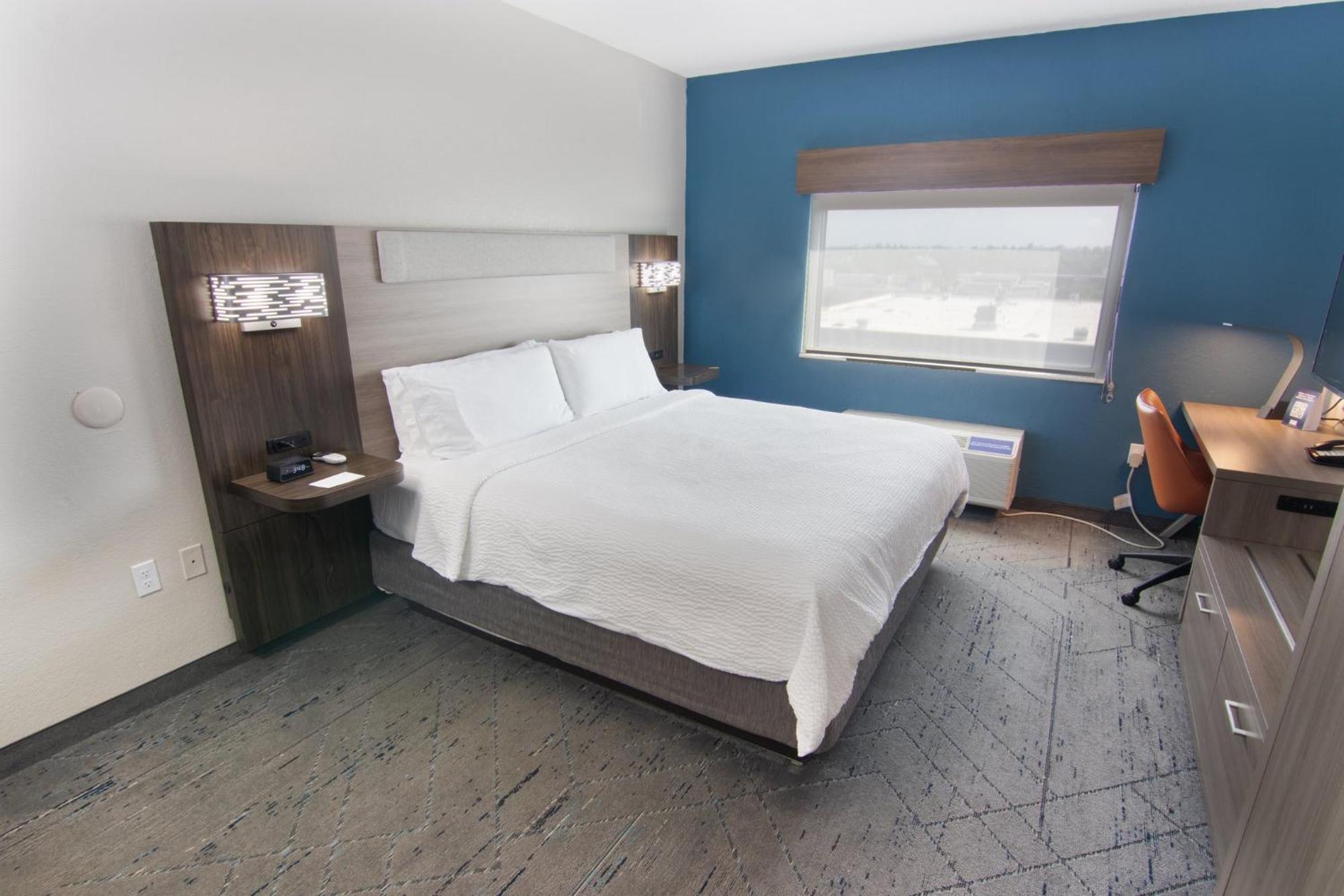 Hotel Express And Lauderdale Airport West By Ihg 3*