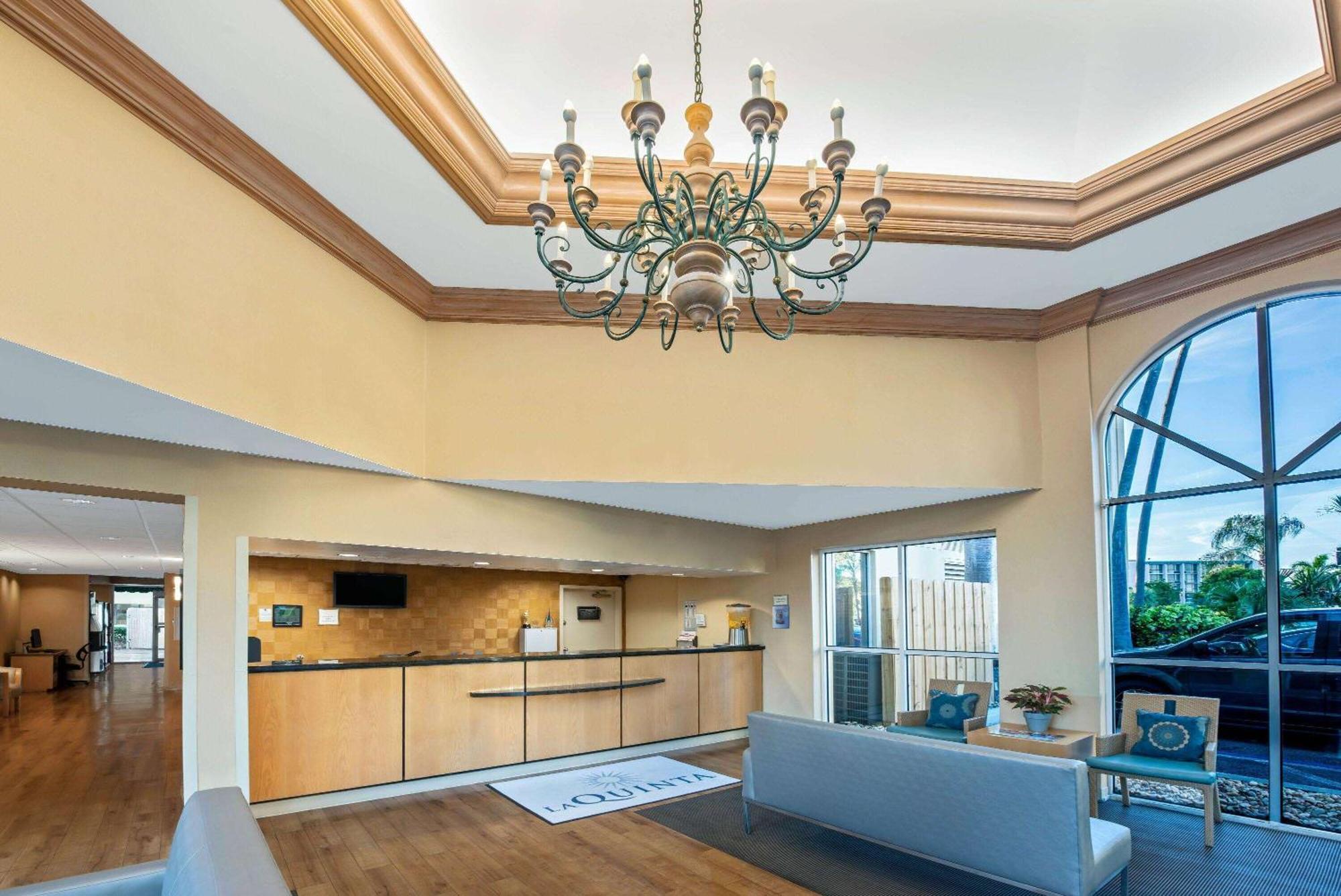 Hotel La Quinta By Wyndham West Palm Airport