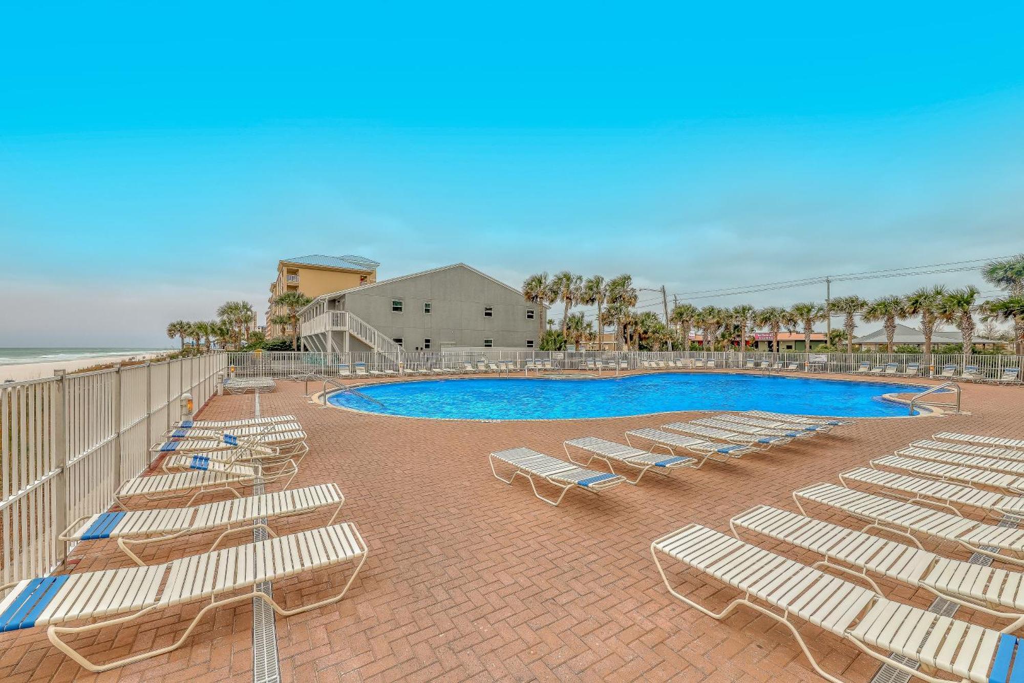 Tidewater Apartment *