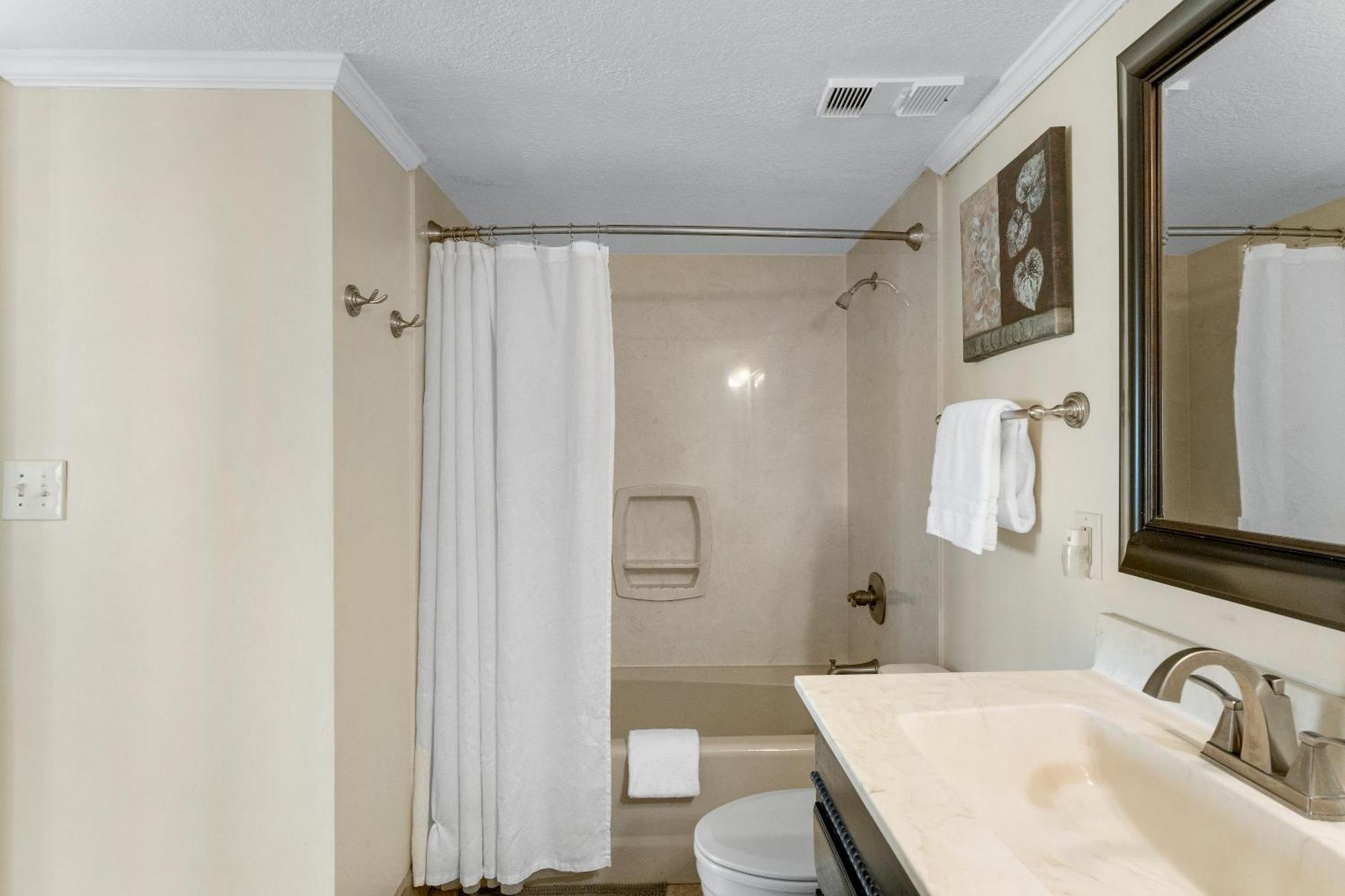 Apartment Emerald Towers By Panhandle Getaways