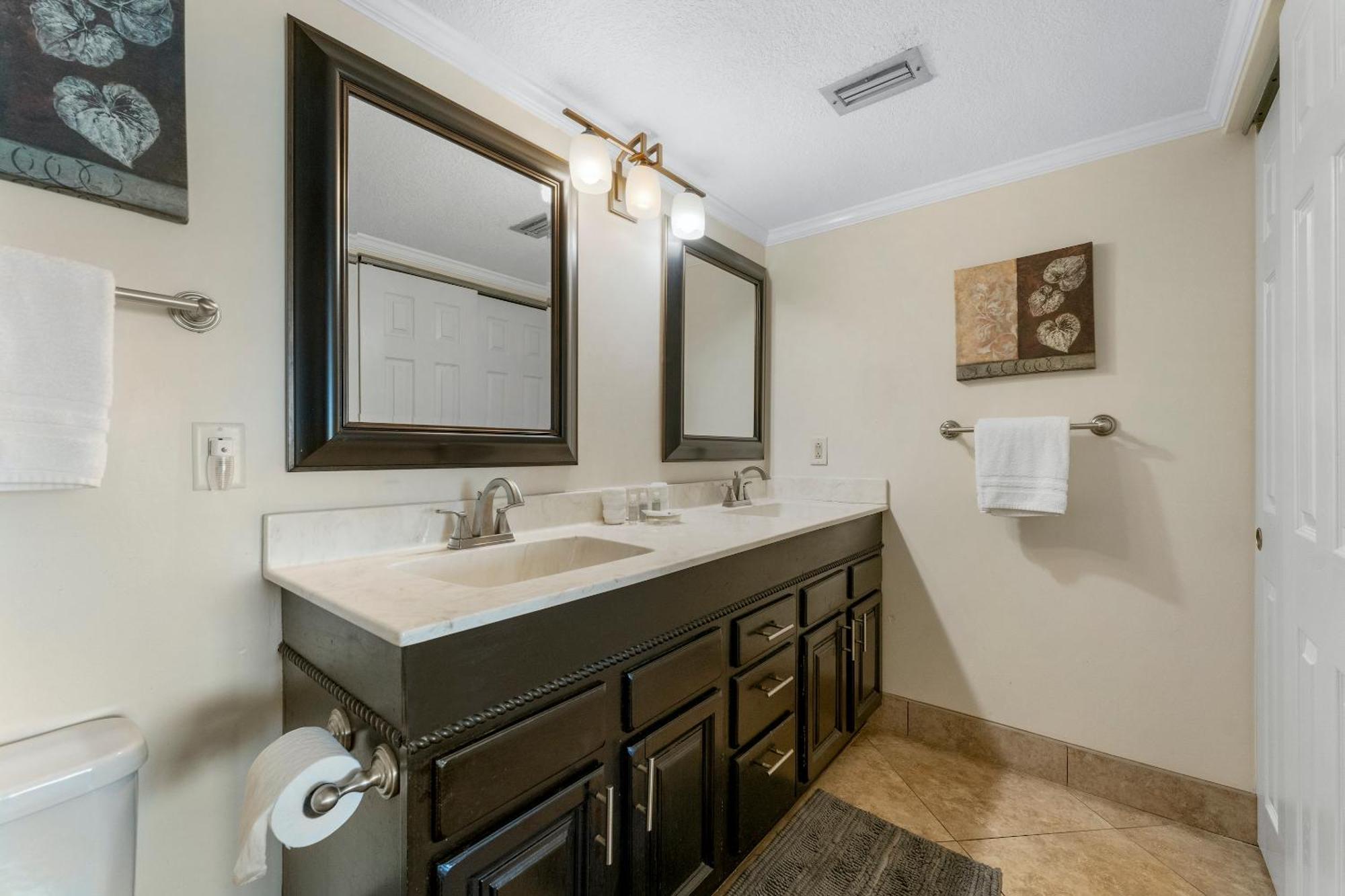 Apartment Emerald Towers By Panhandle Getaways