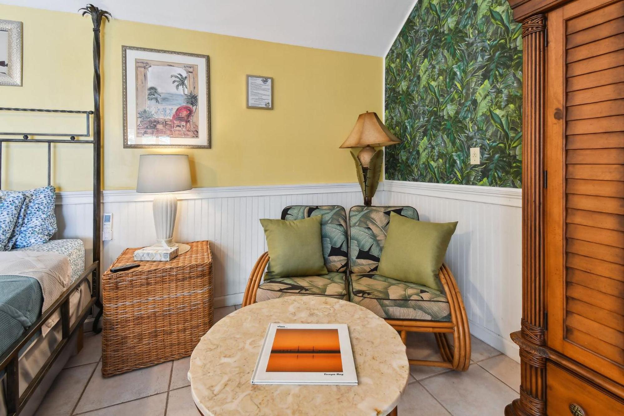 Sea Breeze Manor 3*