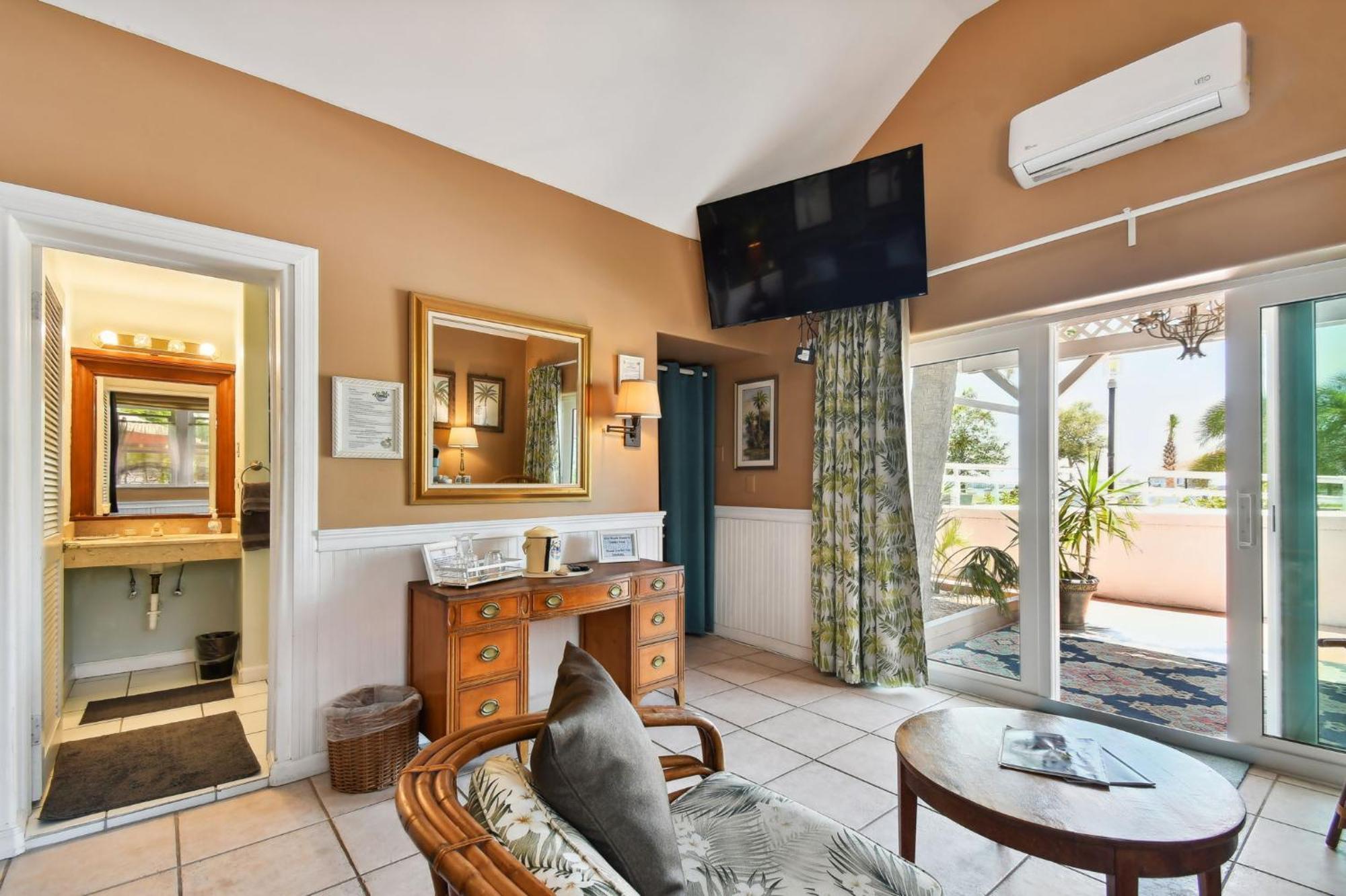 Sea Breeze Manor 3* St. Petersburg
