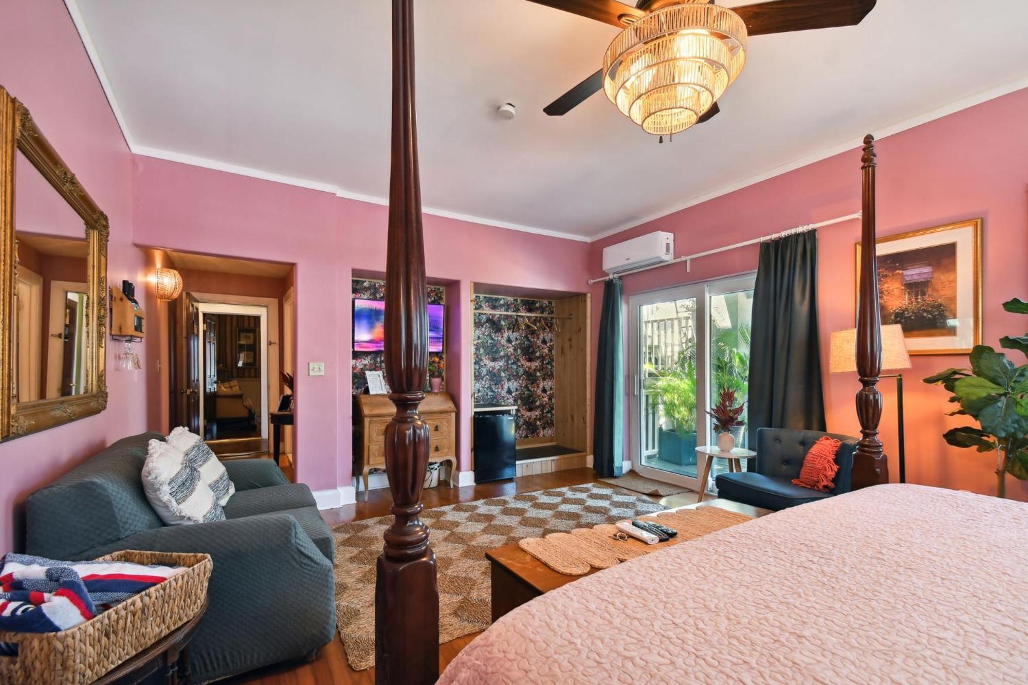 Bed & Breakfast Sea Breeze Manor 3*