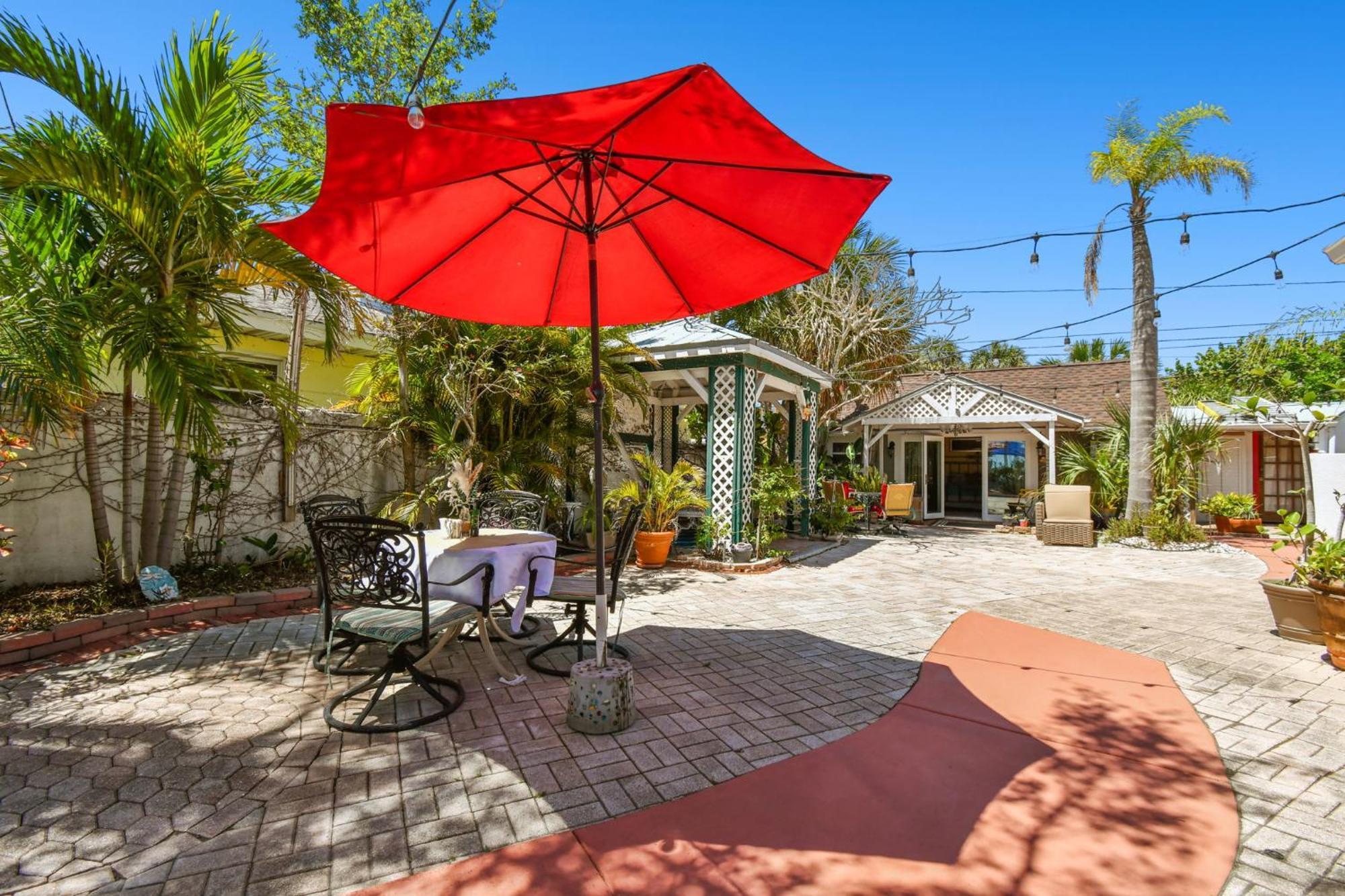 Sea Breeze Manor 3*