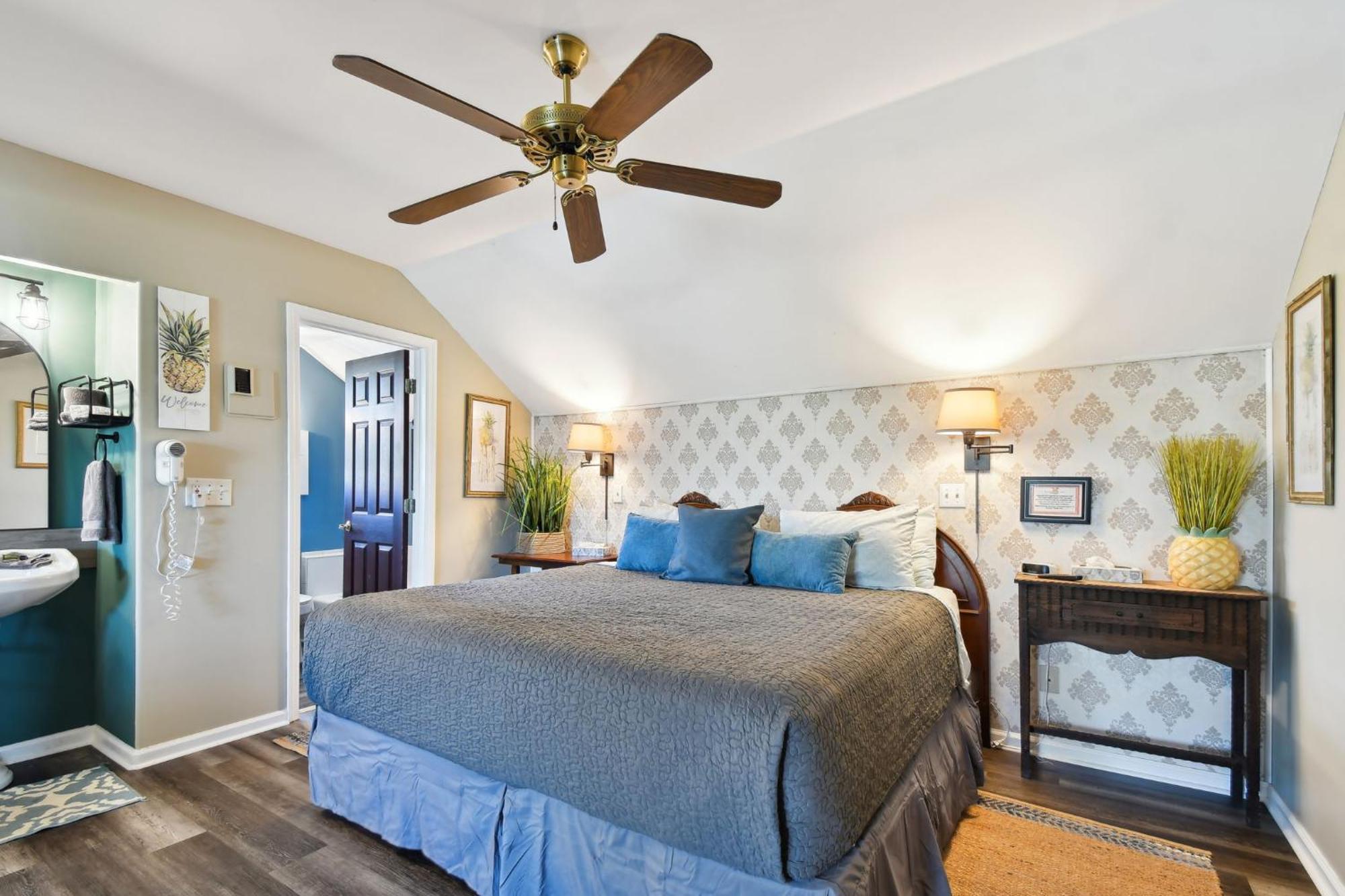 Bed & Breakfast Sea Breeze Manor