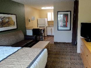 Extended America Select - - North Airport