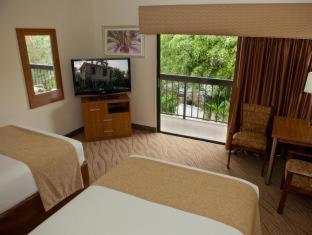 Western & Hotel 3*