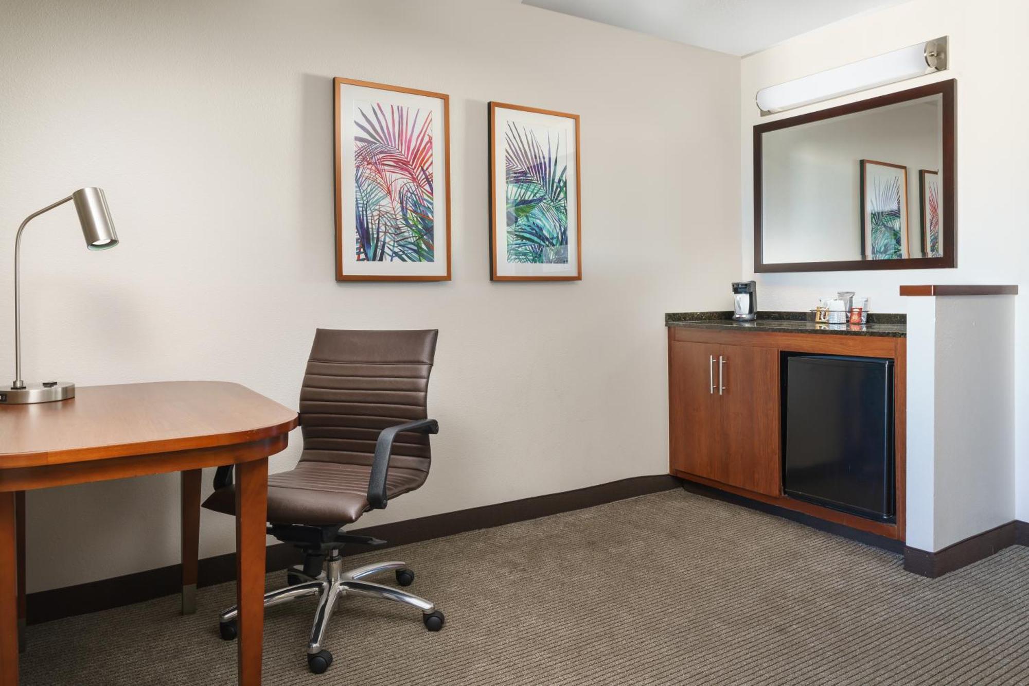 Hyatt Place Lauderdale Airport/cruise Port 3*
