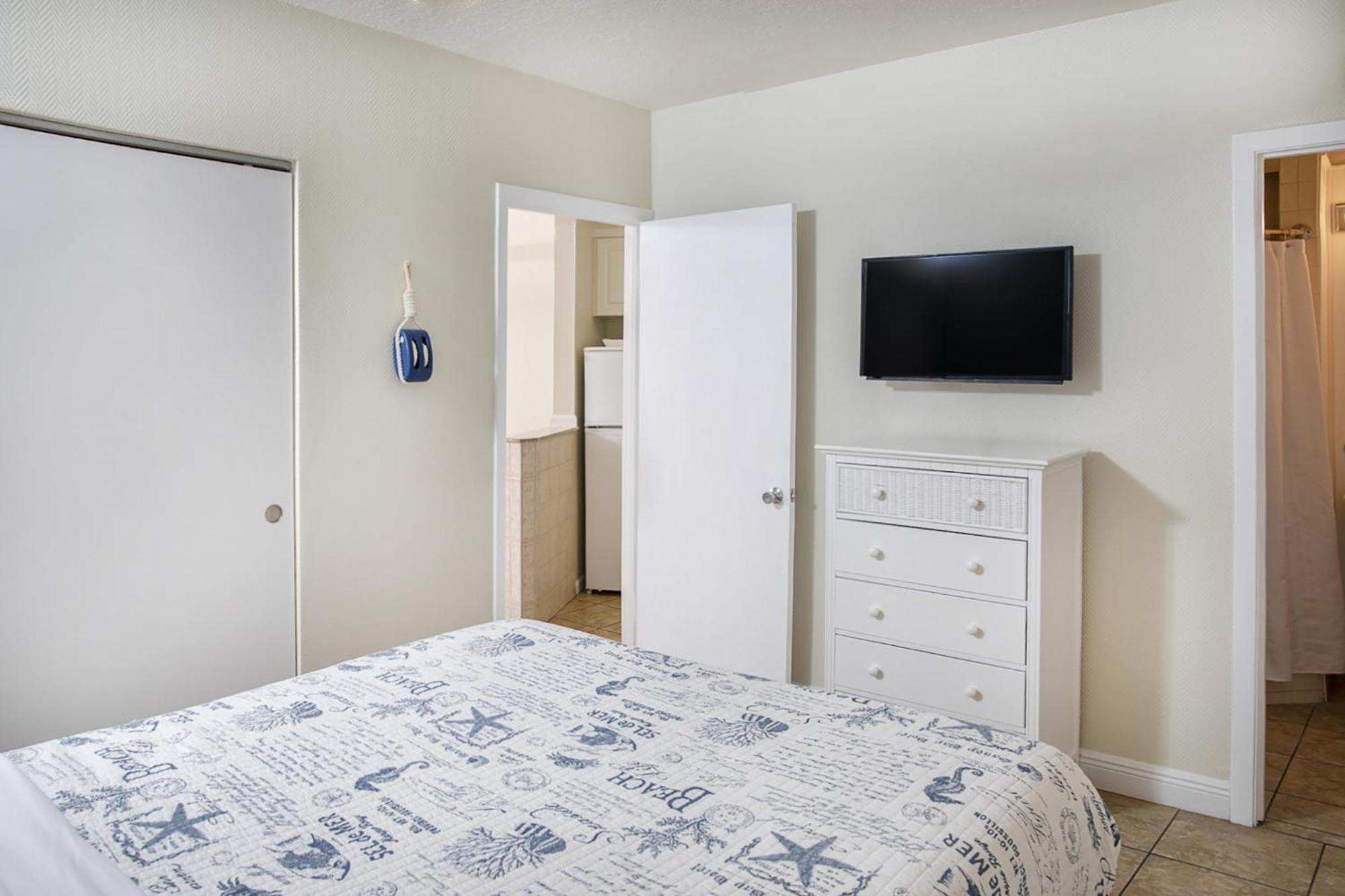 Resort Windjammer And Club