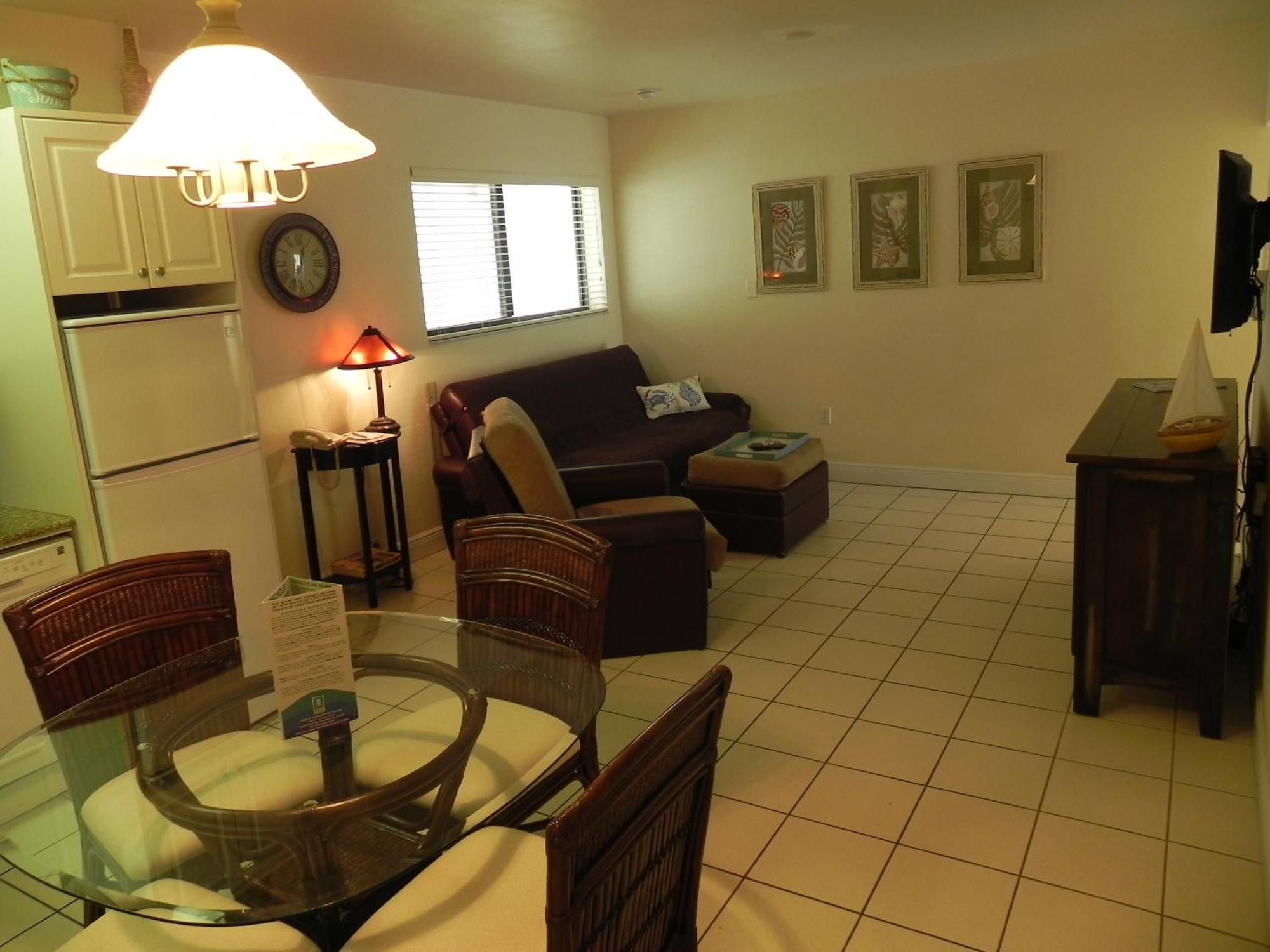 Windjammer And Club Lauderdale-by-the-Sea