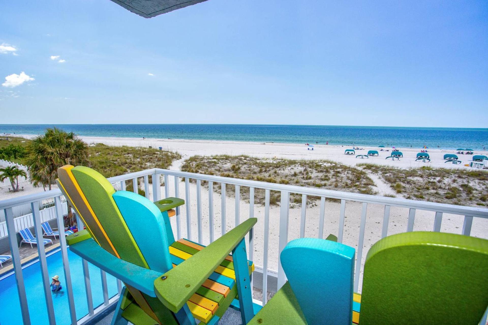 323 - Island * St. Pete Beach