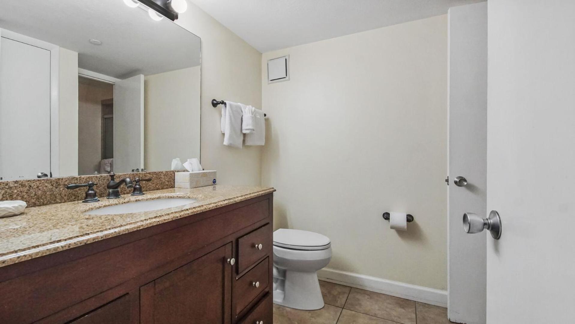 Apartment Club 206 Gulf Oceanfront, King Bed, Private Destin