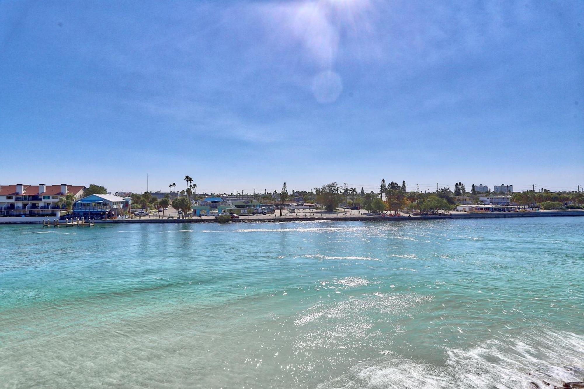 Land's End 4-304 Bay Front - Premier Holiday home *