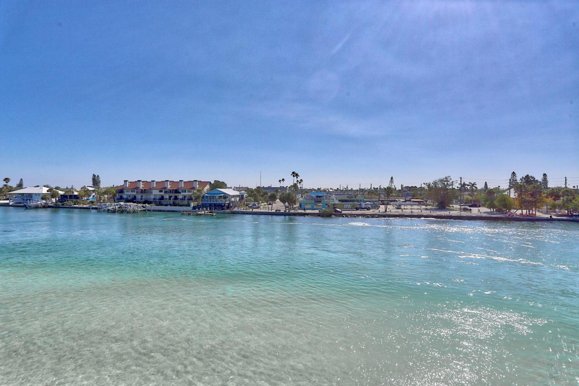 Land's End 4-304 Bay Front - Premier Holiday home St. Pete Beach