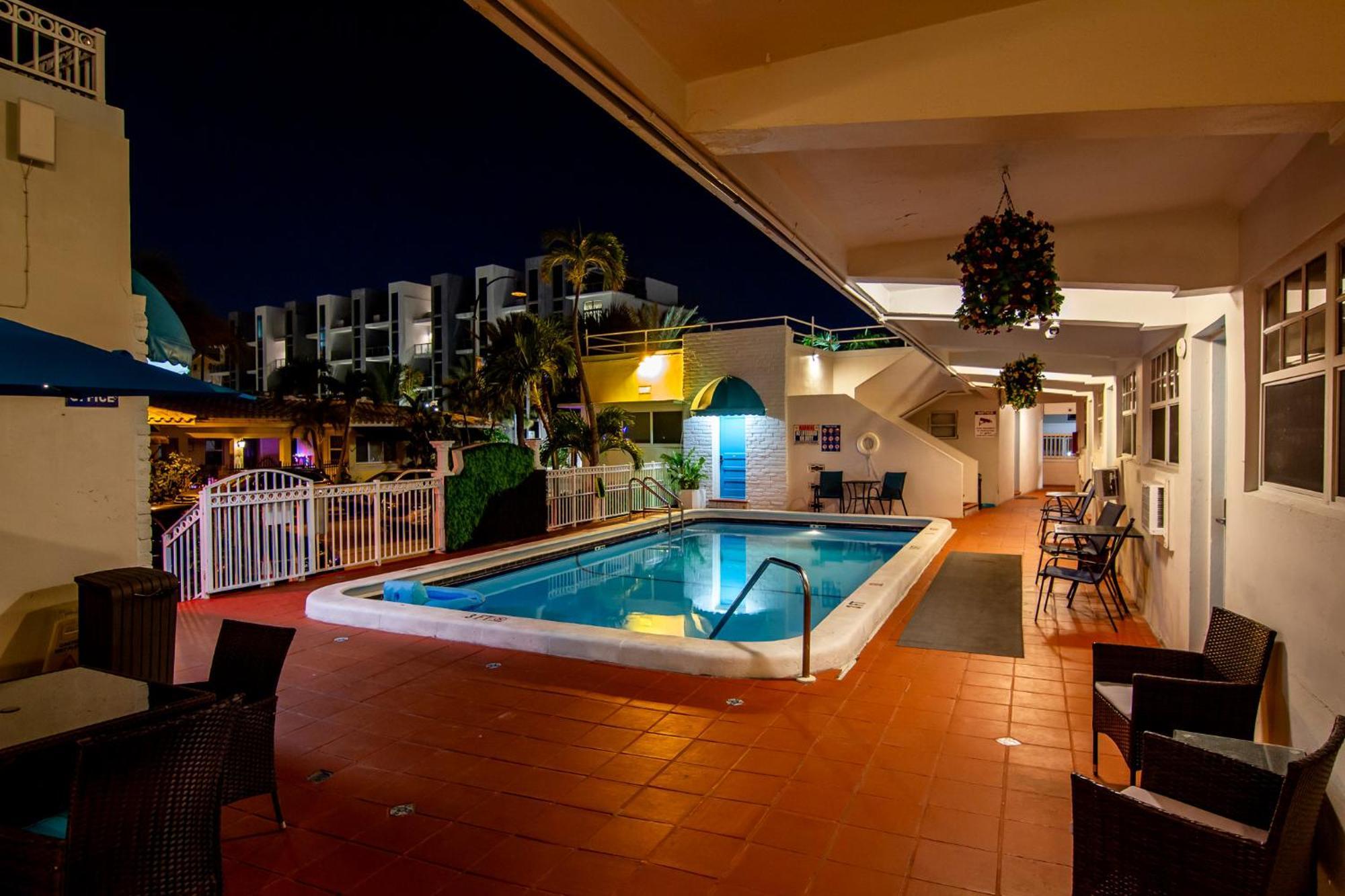 Pousada Suites Hollywood