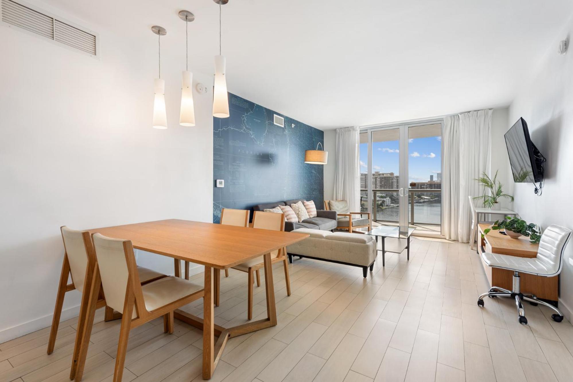 Water View Building With Pool - 5-min Walk To The *