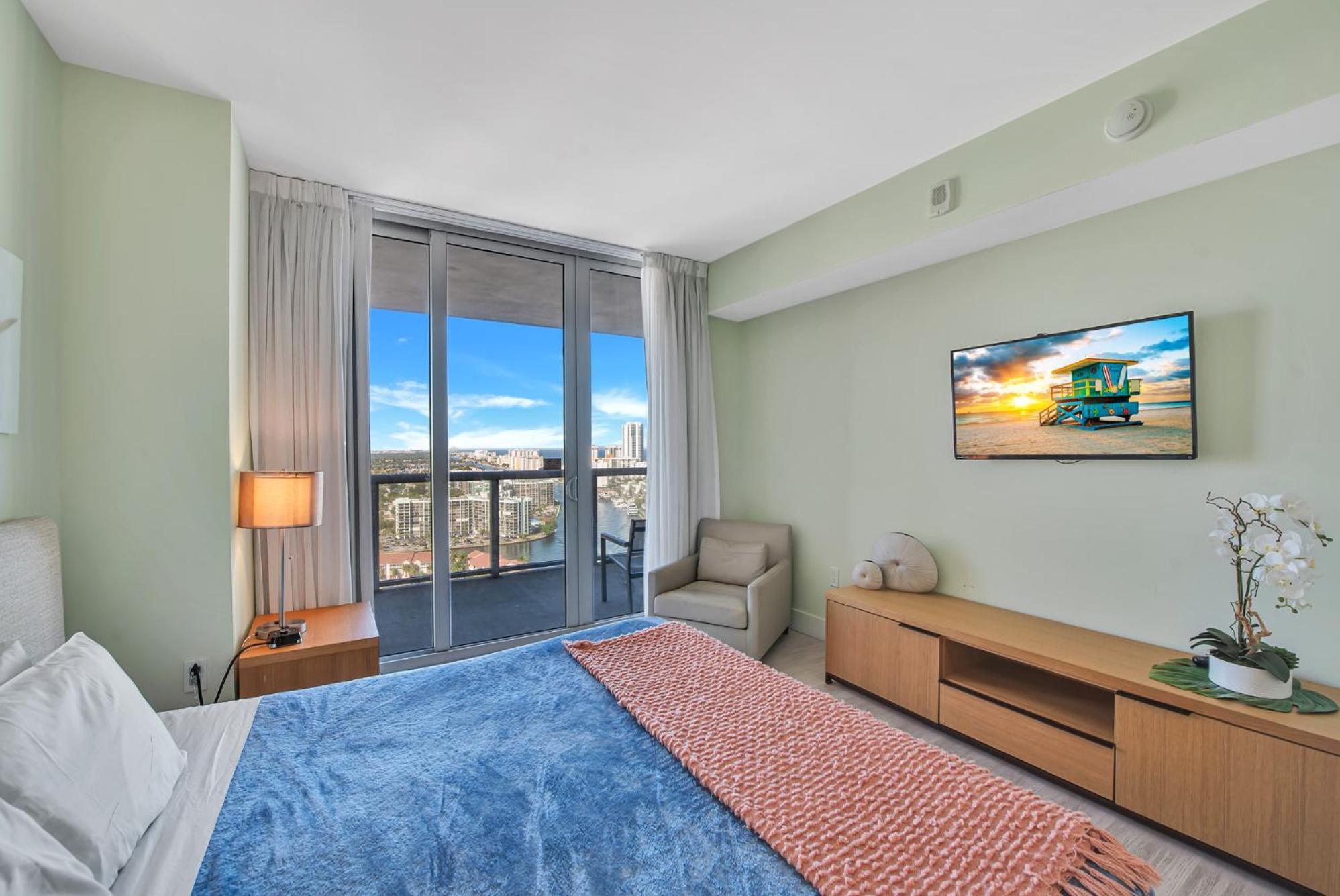 Water View Building With Pool - 5-min Walk To The Aparthotel *