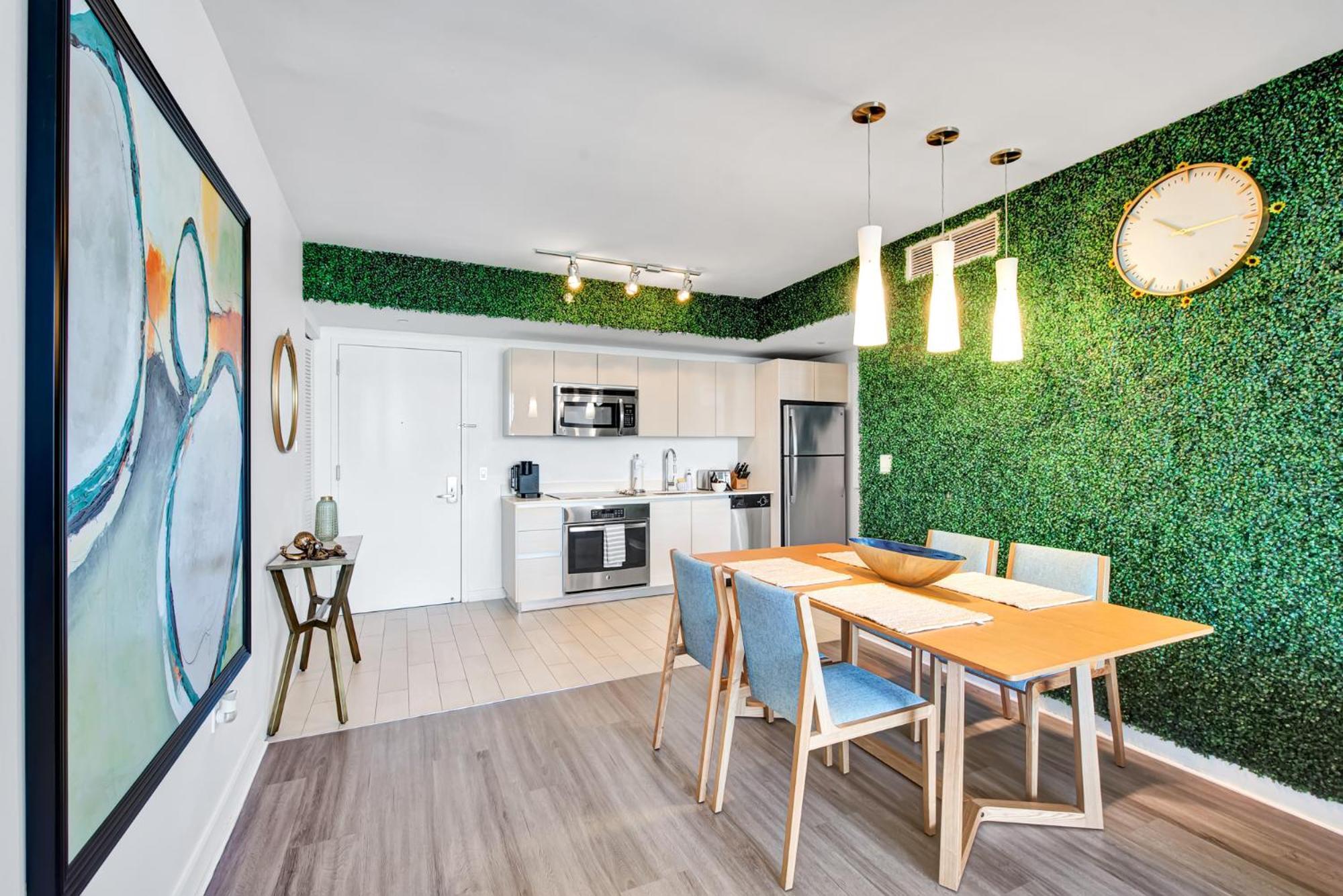 Aparthotel Water View Building With Pool - 5-min Walk To The