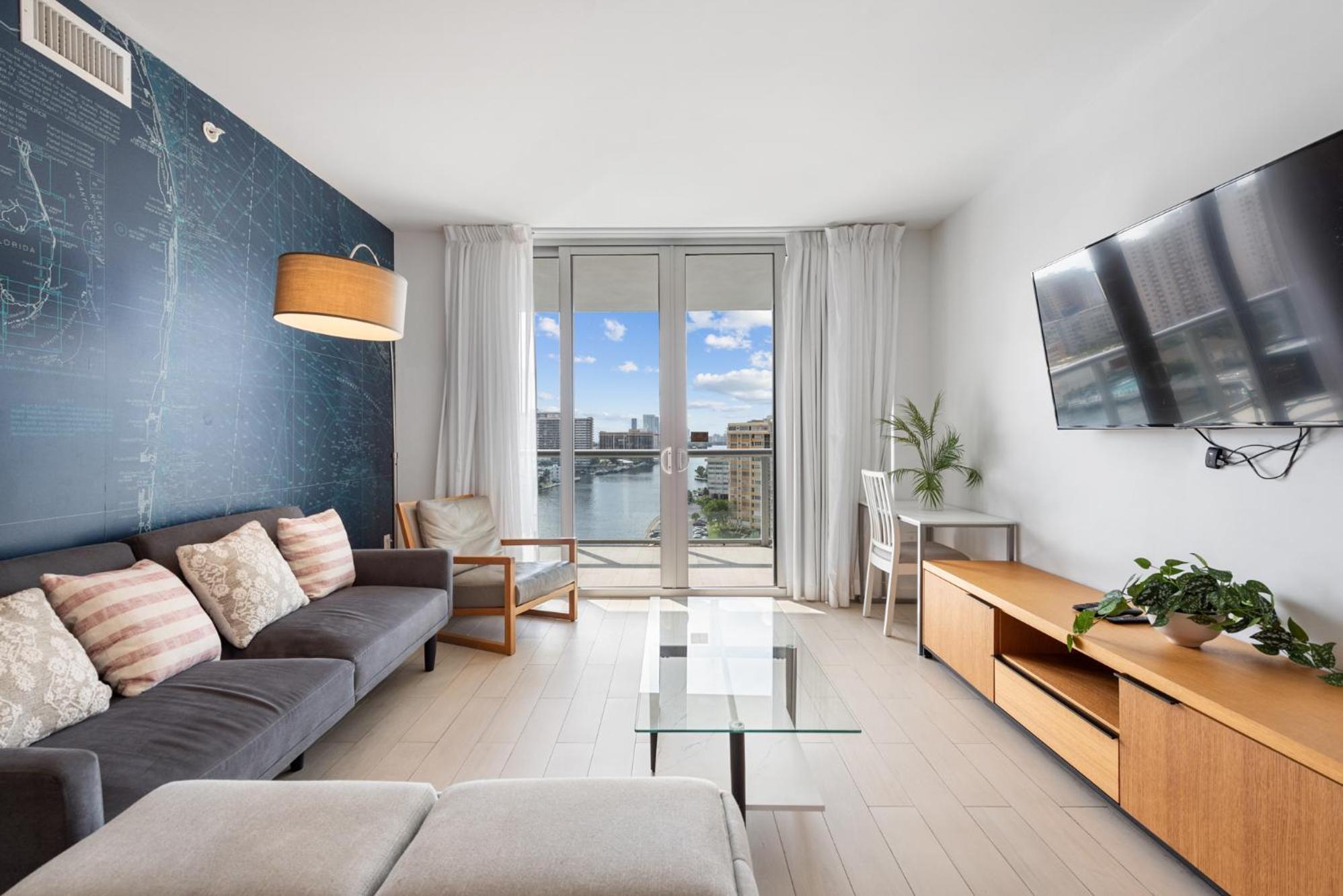 Water View Building With Pool - 5-min Walk To The Aparthotel Hallandale Beach