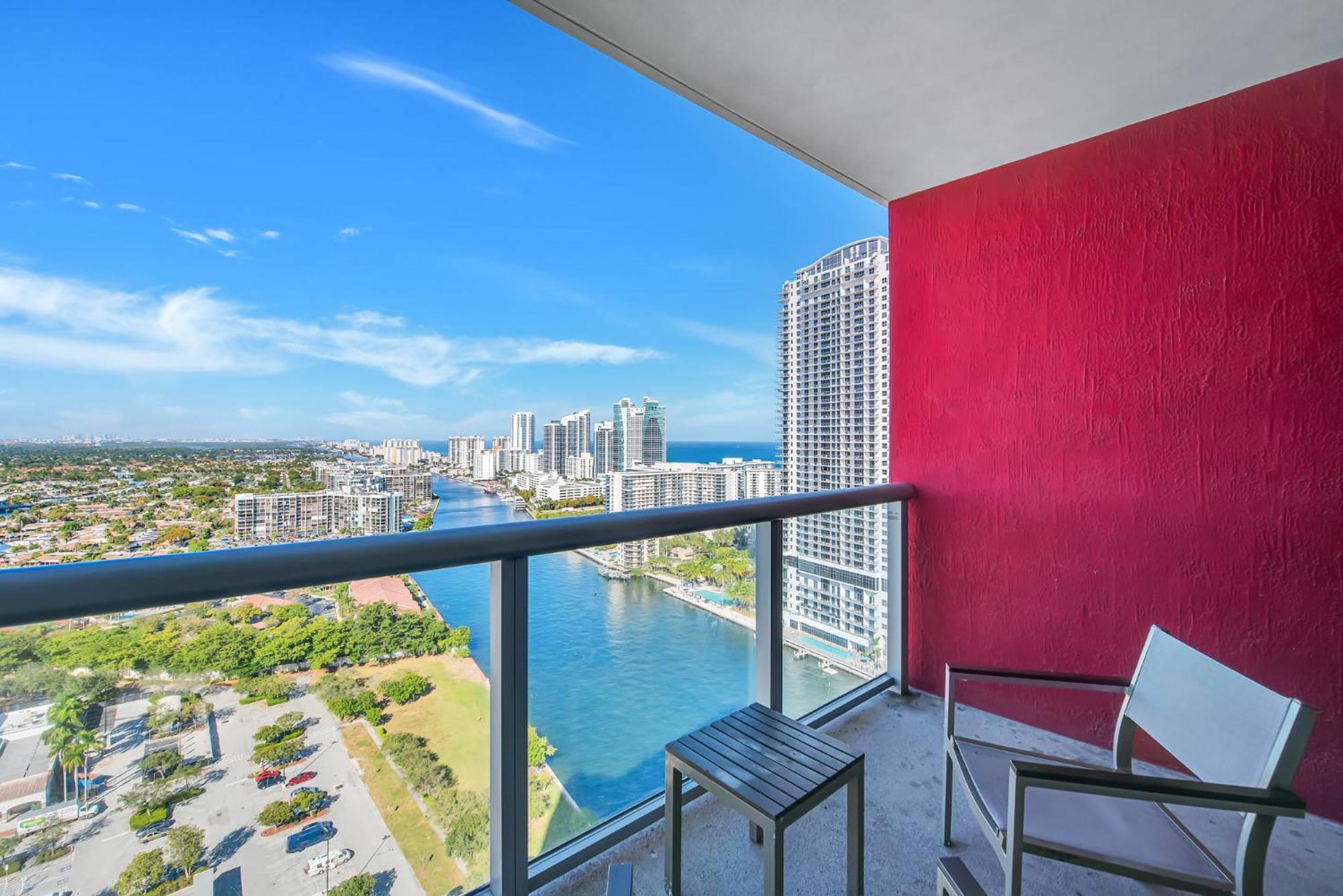 Water View Building With Pool - 5-min Walk To The * Hallandale Beach