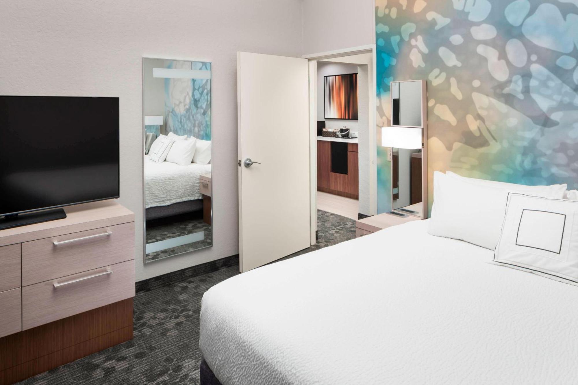 Courtyard By Marriott