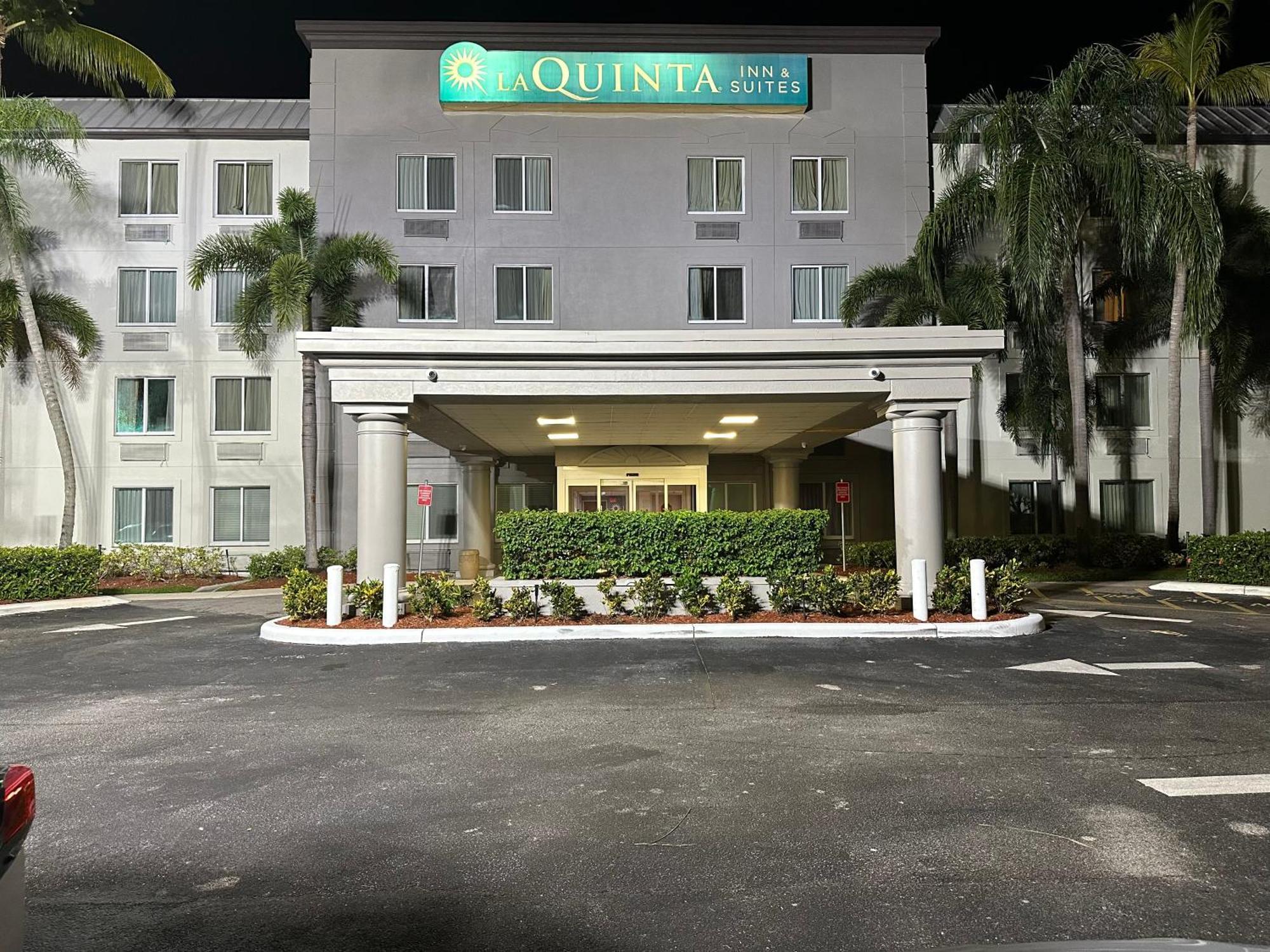 La Quinta & By Wyndham Sawgrass Hotel 3*