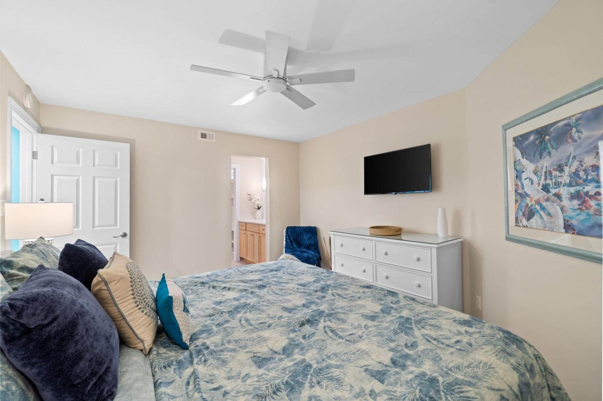 Aquavista #303-w By Book That Holiday home