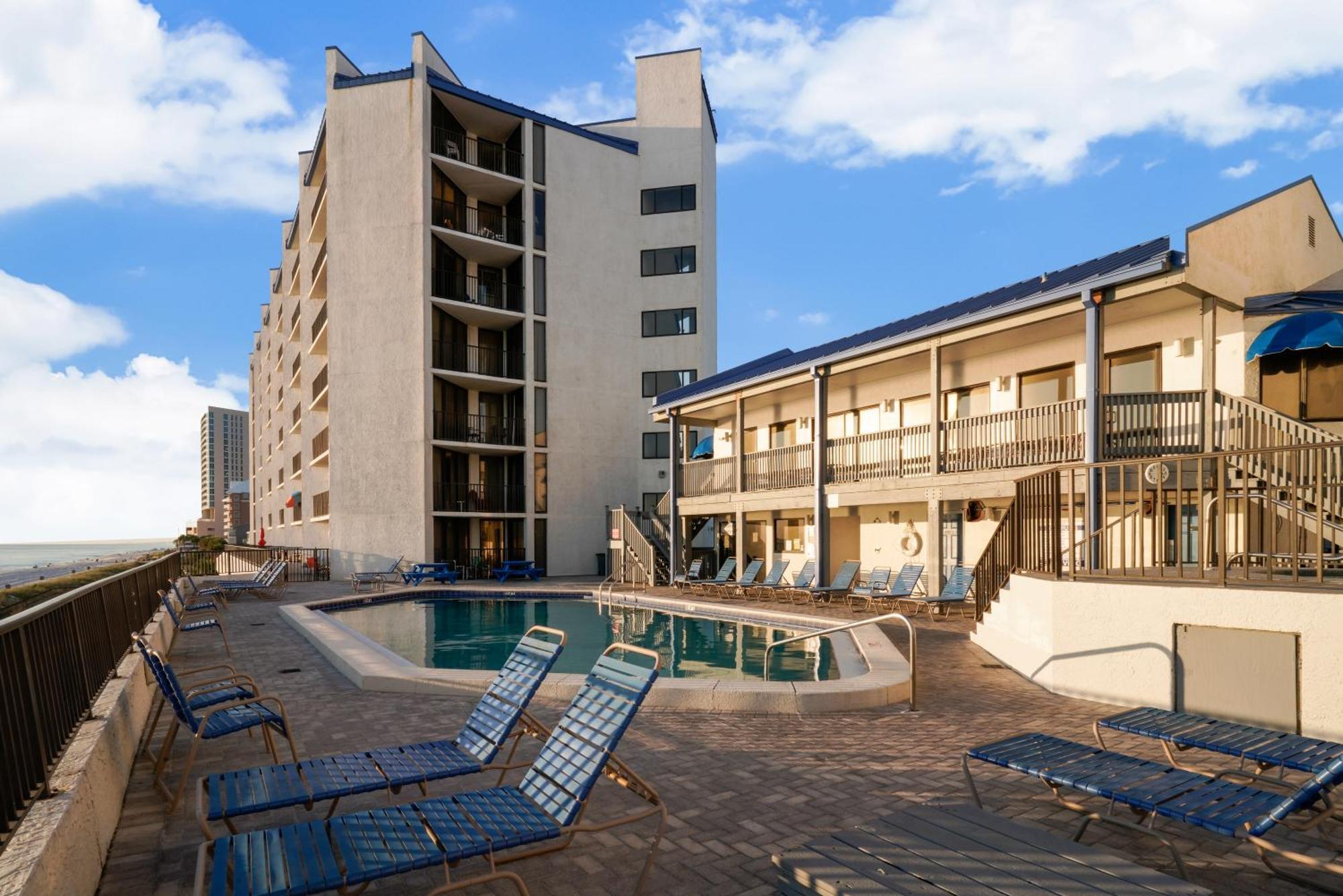 Holiday home Aquavista #303-w By Book That