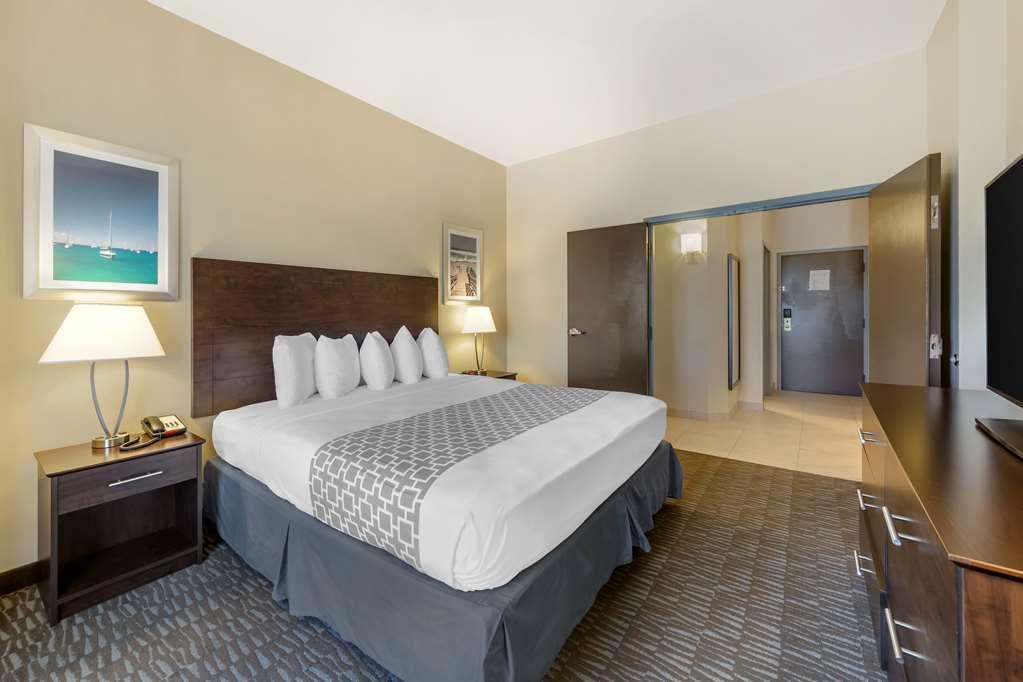 Hotel Western Plaza 3*