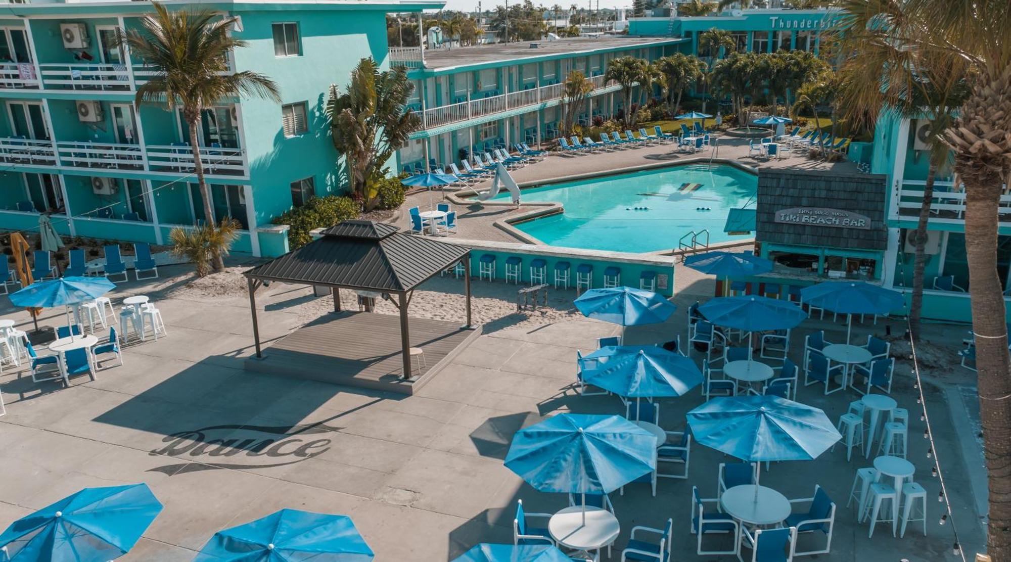 Hotel Thunderbird